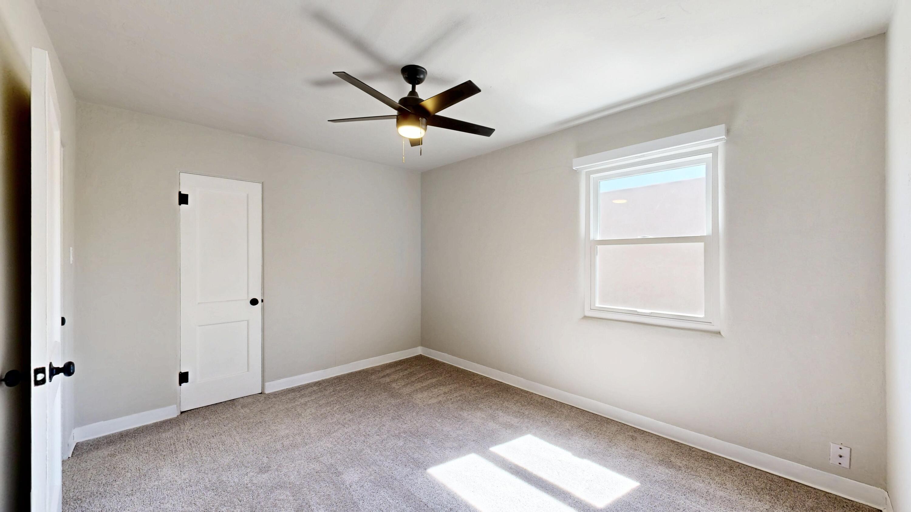 Photo 13 — 701 Cardenas Drive SE