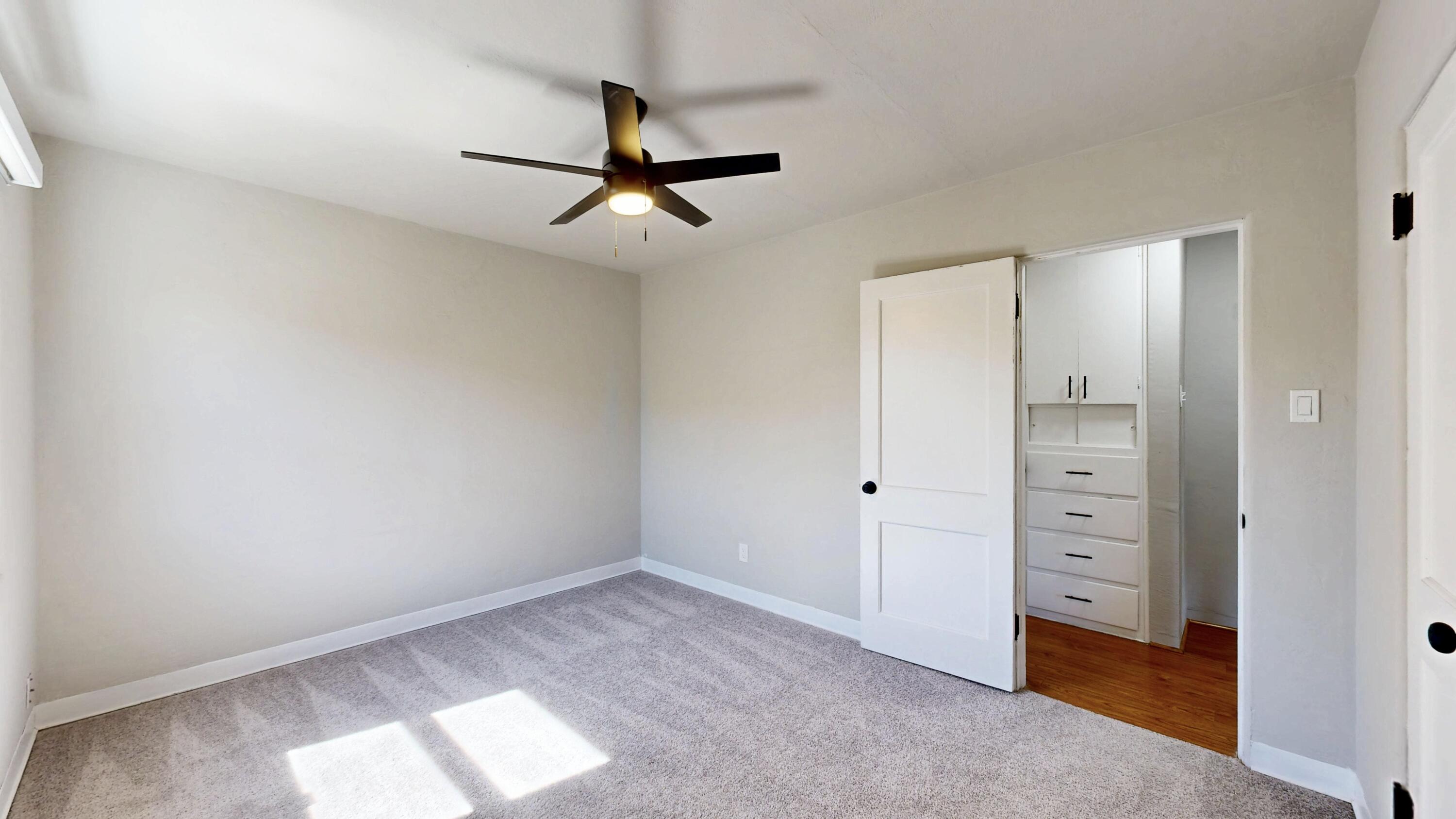 Photo 12 — 701 Cardenas Drive SE
