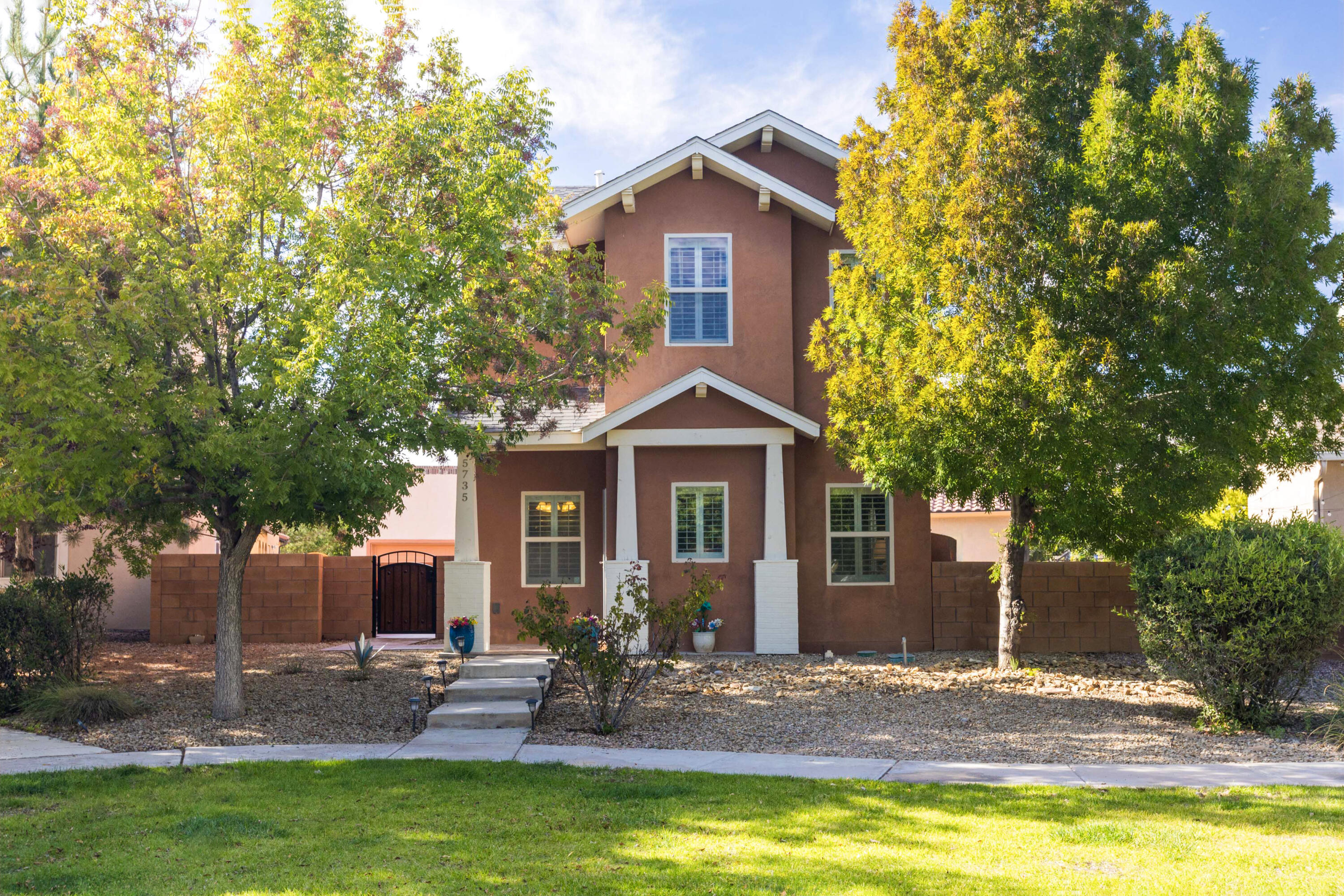 5735 Strand Lp Loop SE, Albuquerque, NM 87105