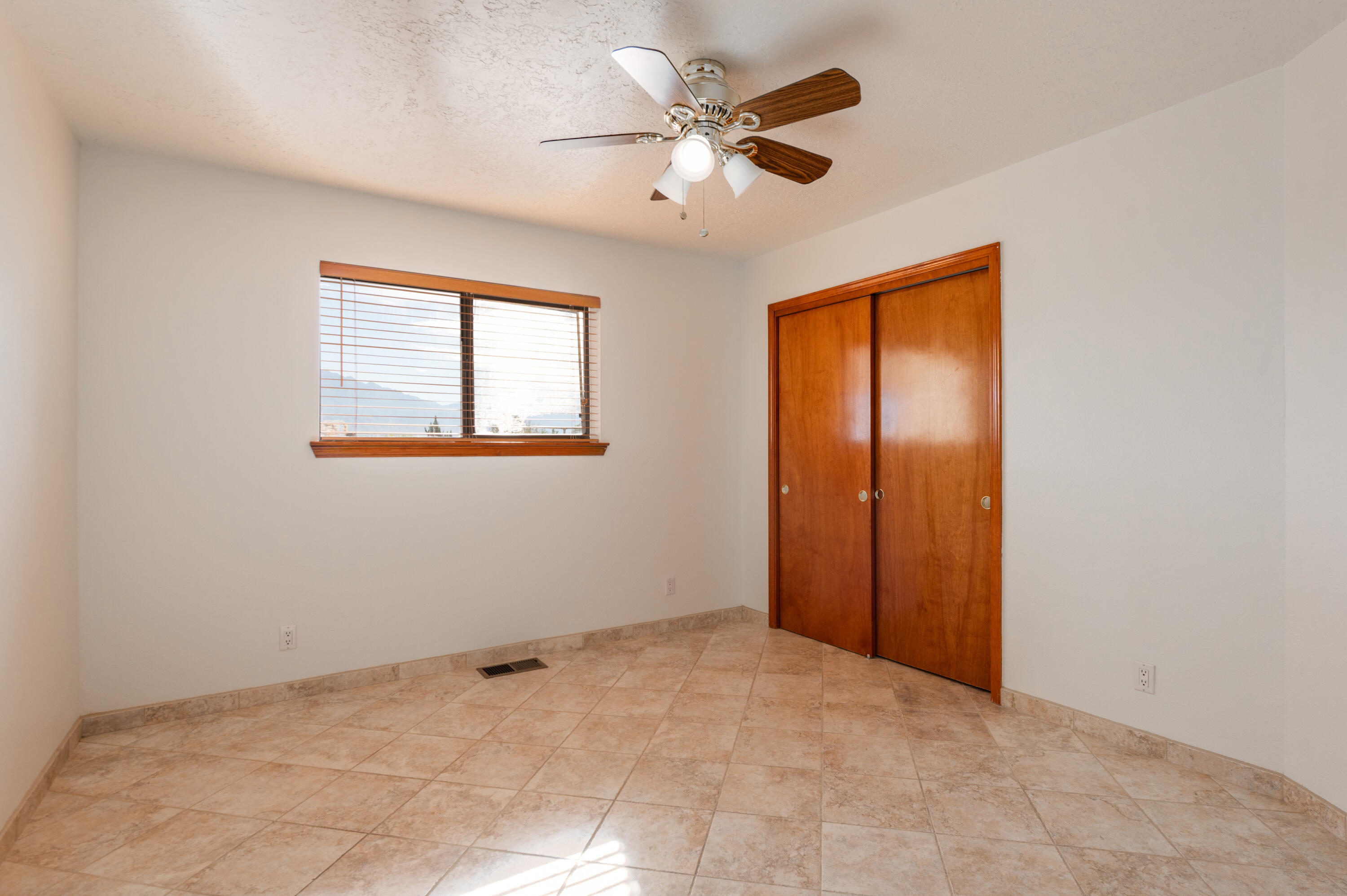 Photo 17 — 105 Watson Court