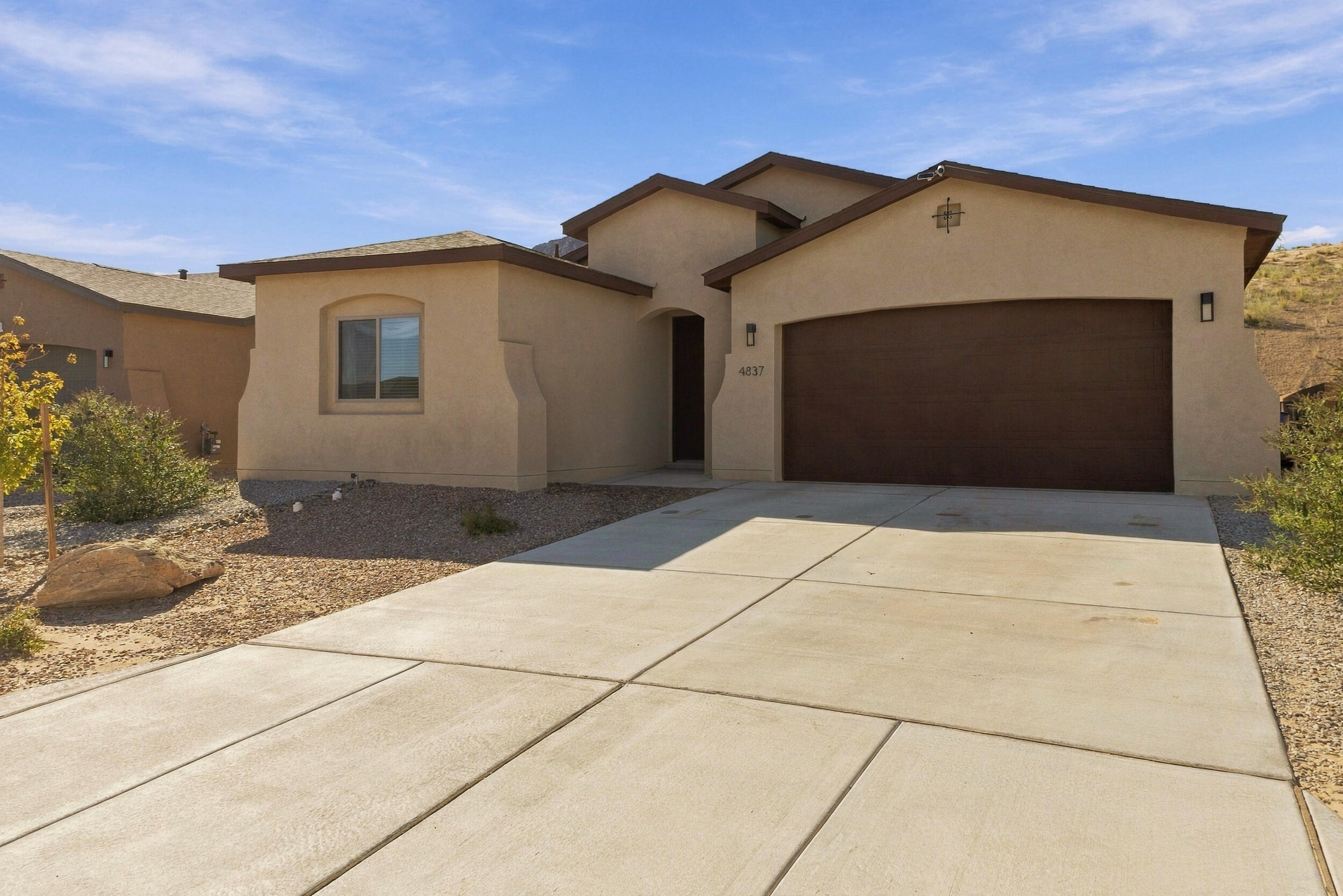 4837 Guadalupe Peak Street SW, Los Lunas, NM 87031