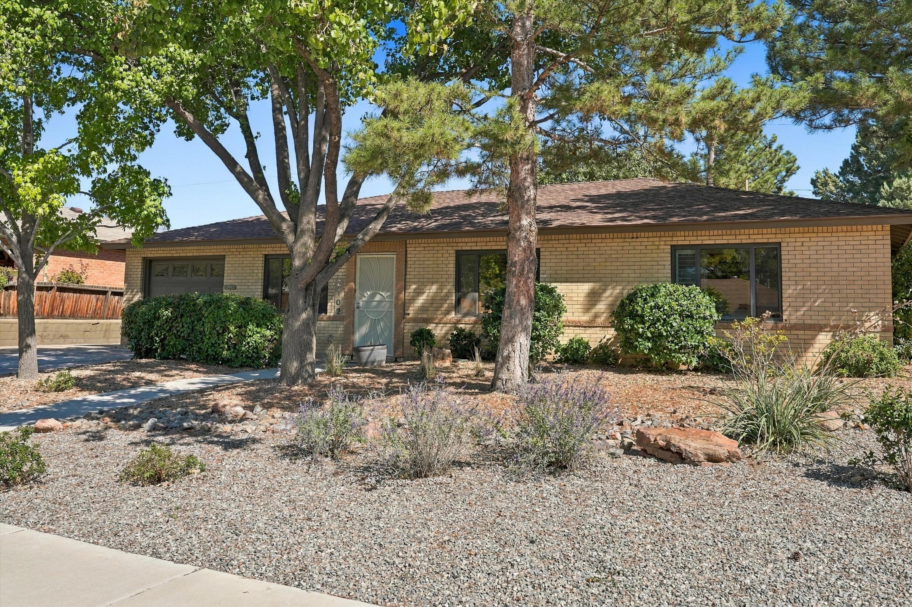 2102 Hendola Drive NE, Albuquerque, NM 87110