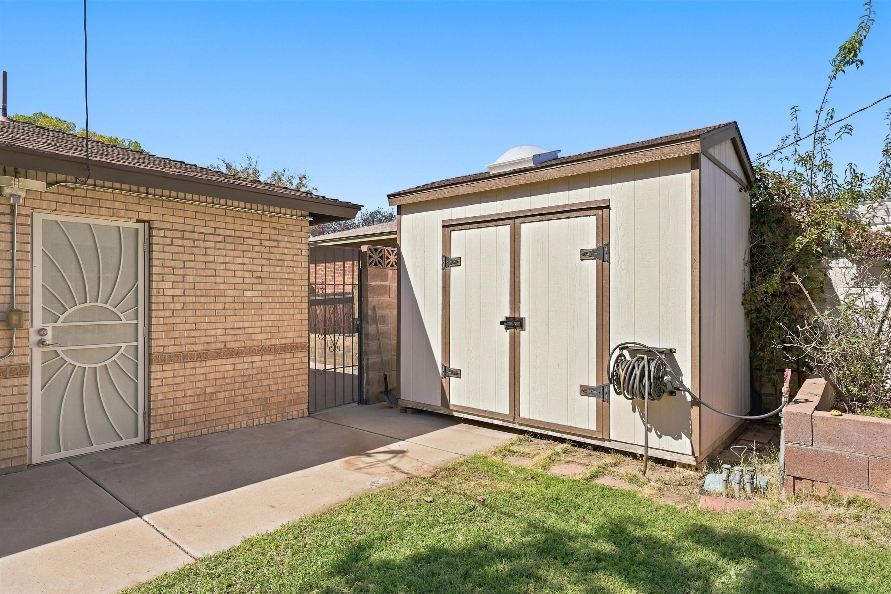 Photo 4 — 2102 Hendola Drive NE