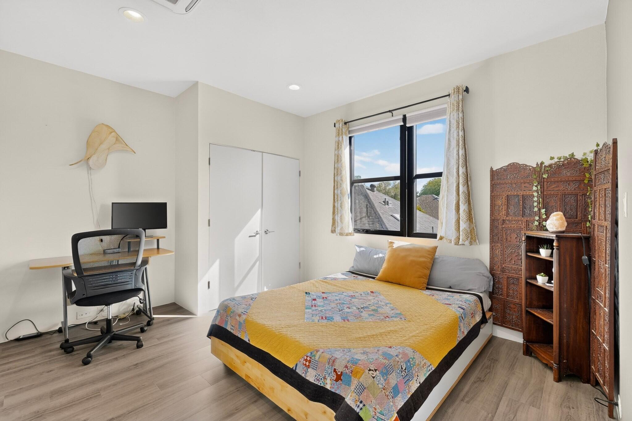 Photo 16 — 1025 Forrester Street NW