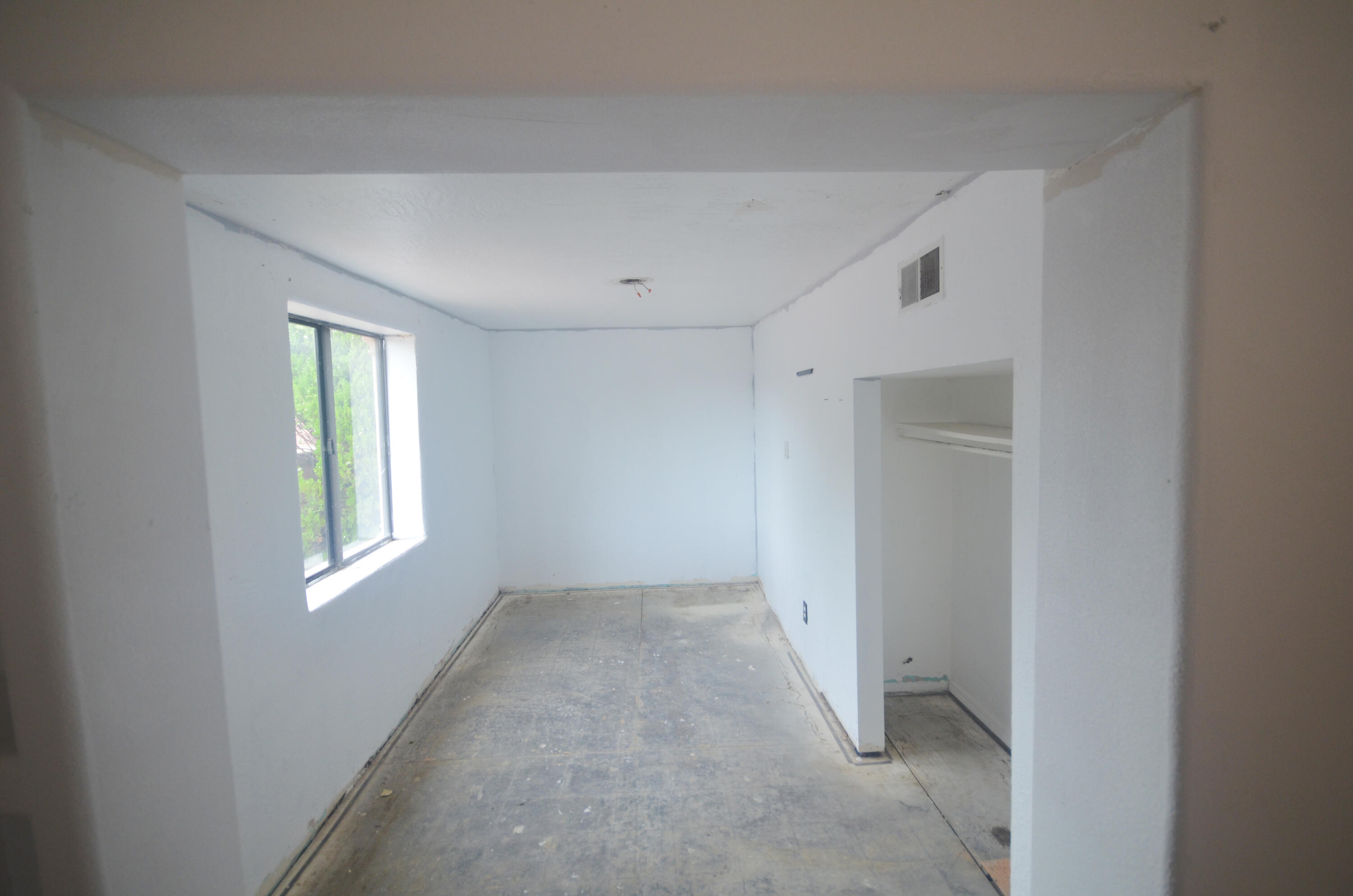 Photo 14 — 1401 Santa Rosa Road SW
