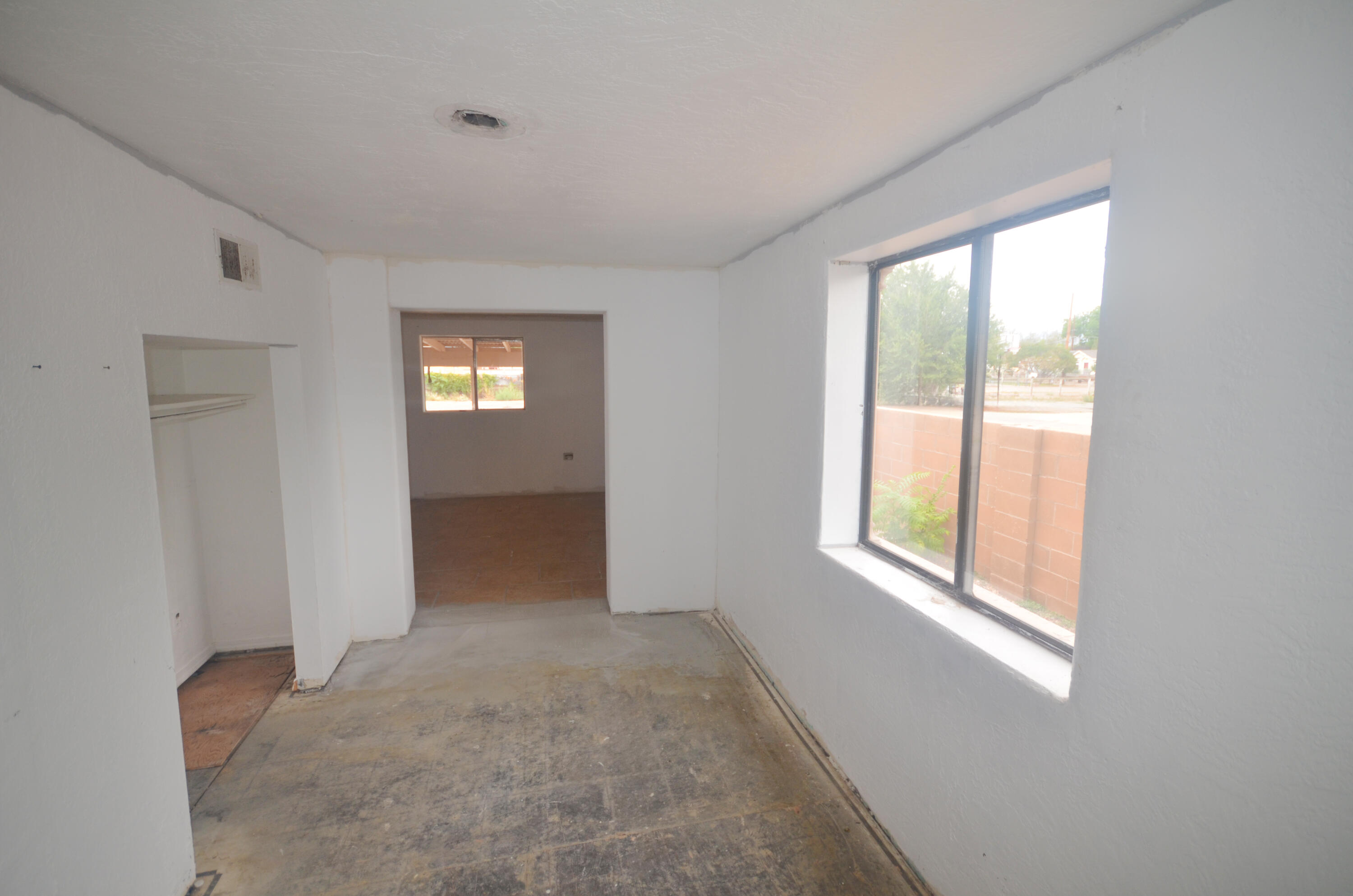 Photo 13 — 1401 Santa Rosa Road SW