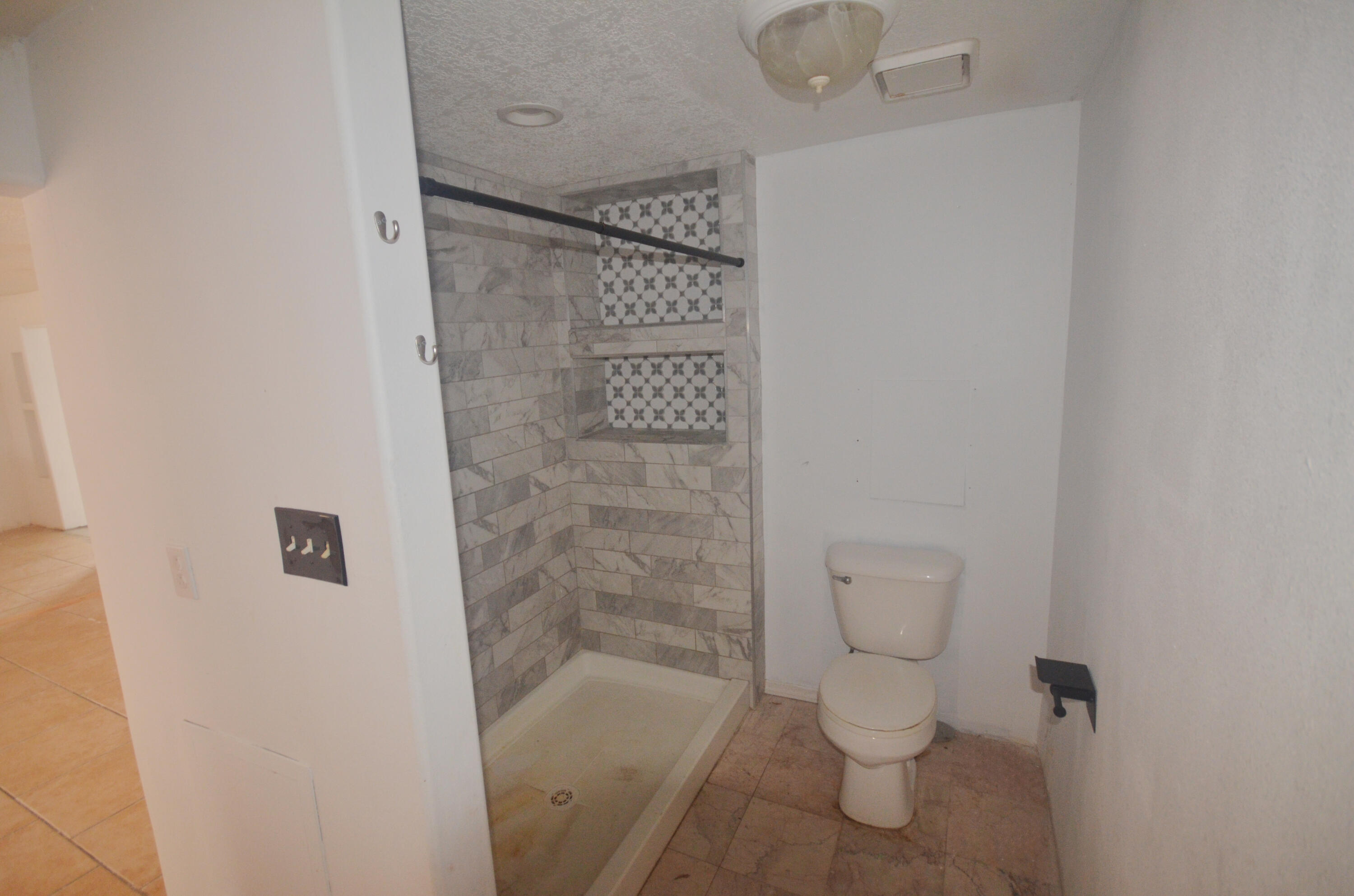 Photo 12 — 1401 Santa Rosa Road SW