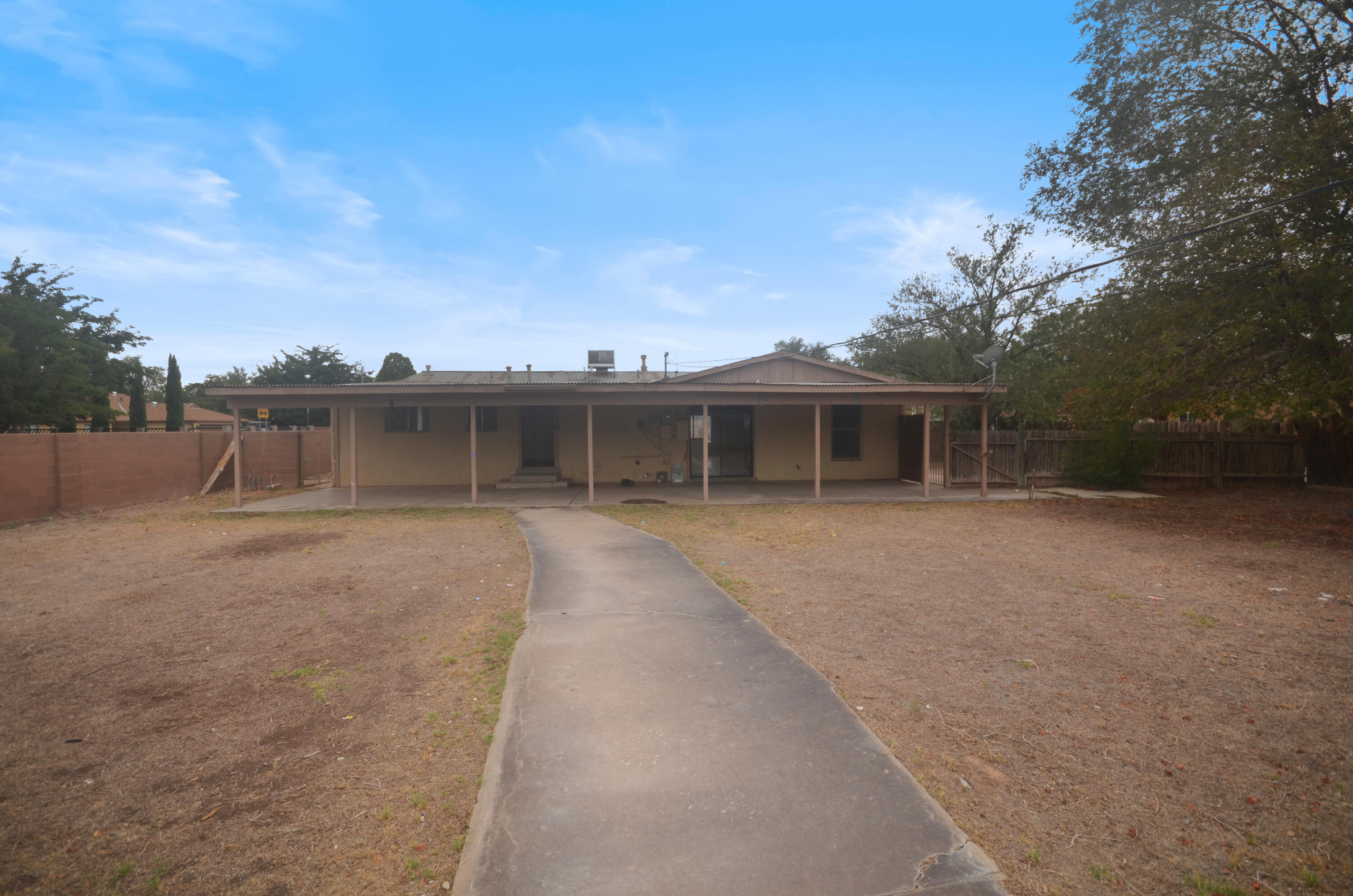 Photo 8 — 1401 Santa Rosa Road SW