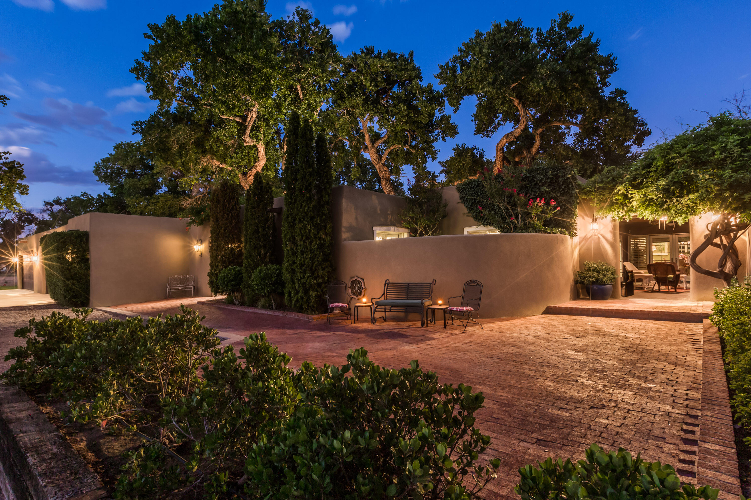 2535 Via Rio Place NW, Albuquerque, NM 87107