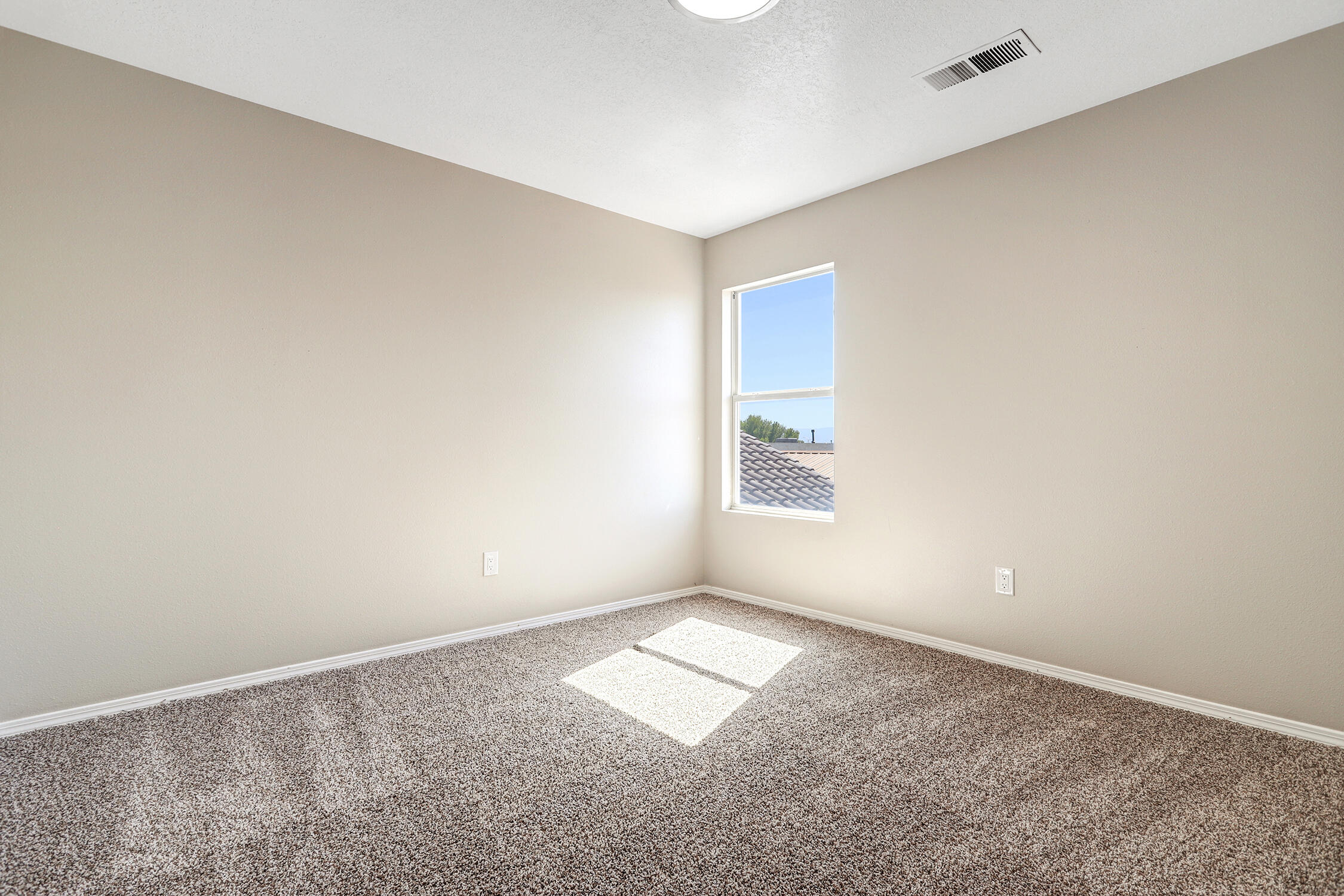 Photo 17 — 7928 Stephan Road SW