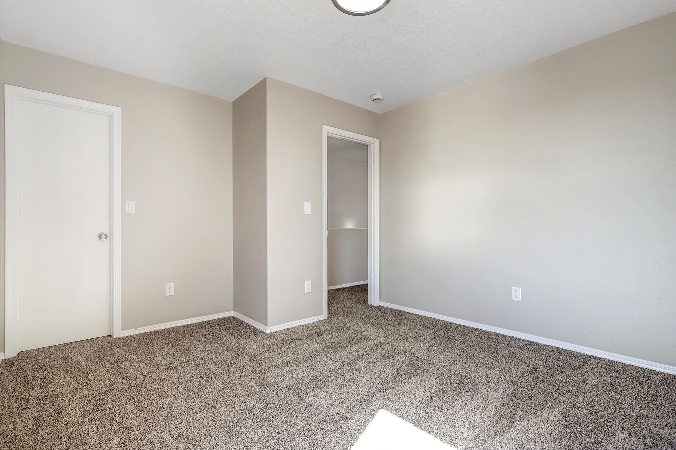Photo 16 — 7928 Stephan Road SW