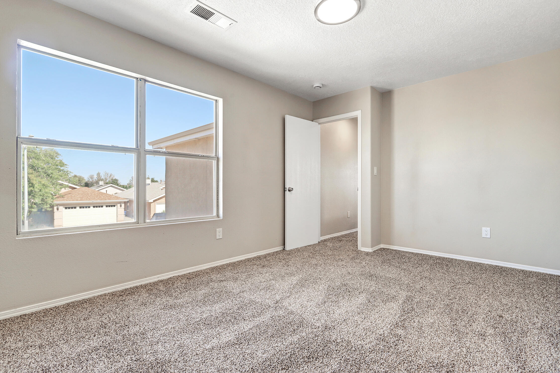 Photo 10 — 7928 Stephan Road SW
