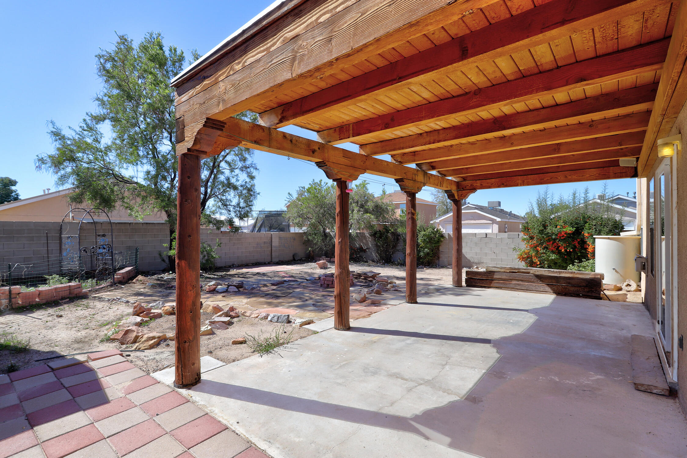 Photo 5 — 7928 Stephan Road SW