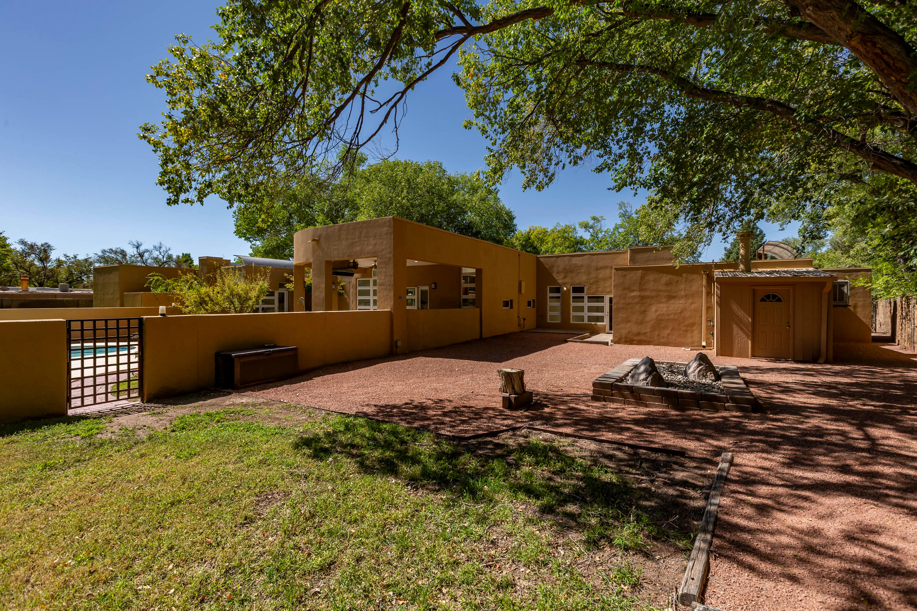 Photo 20 — 9417 Rio Grande Boulevard NW