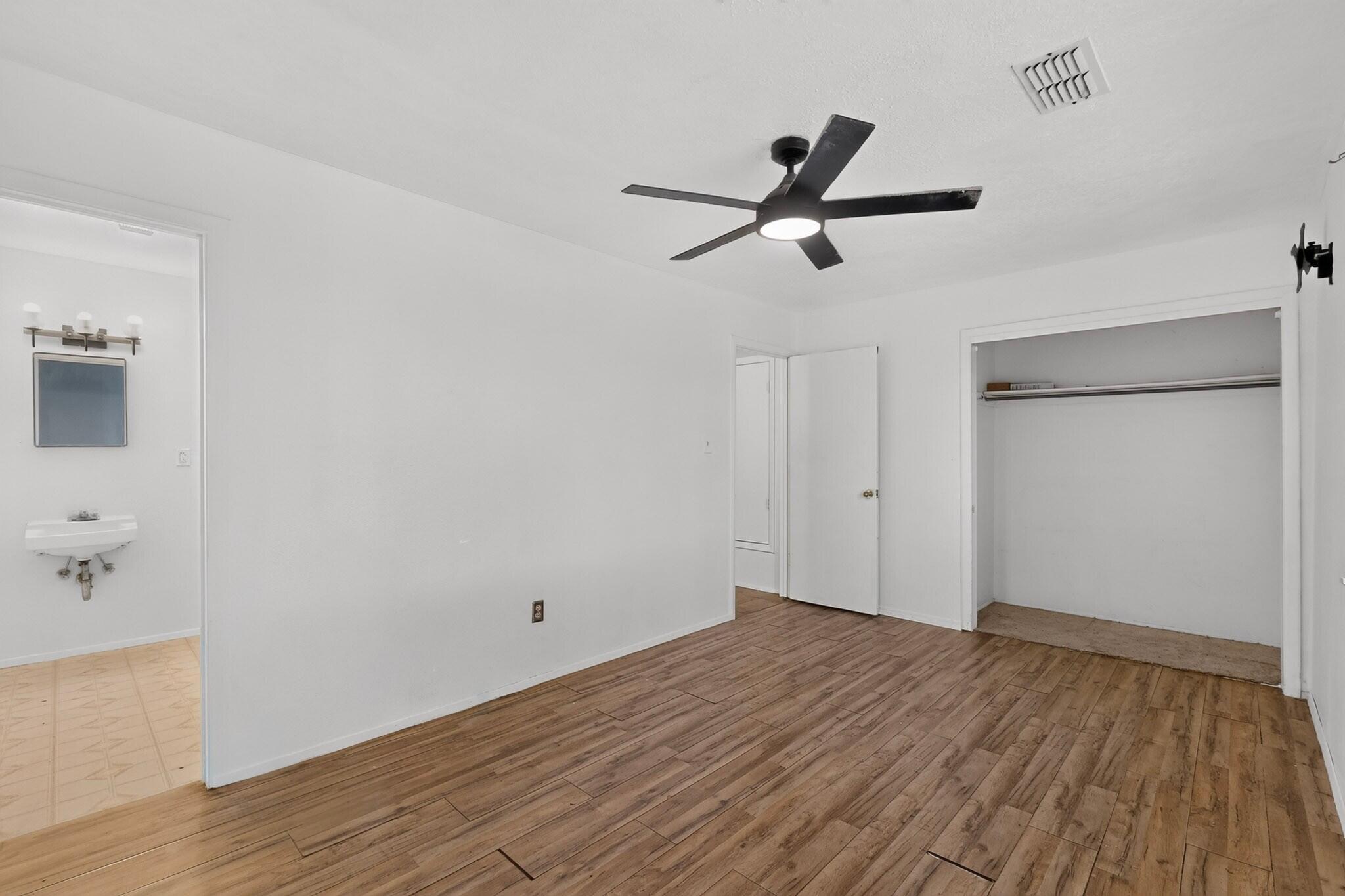 Photo 19 — 824 Dolores Drive NW