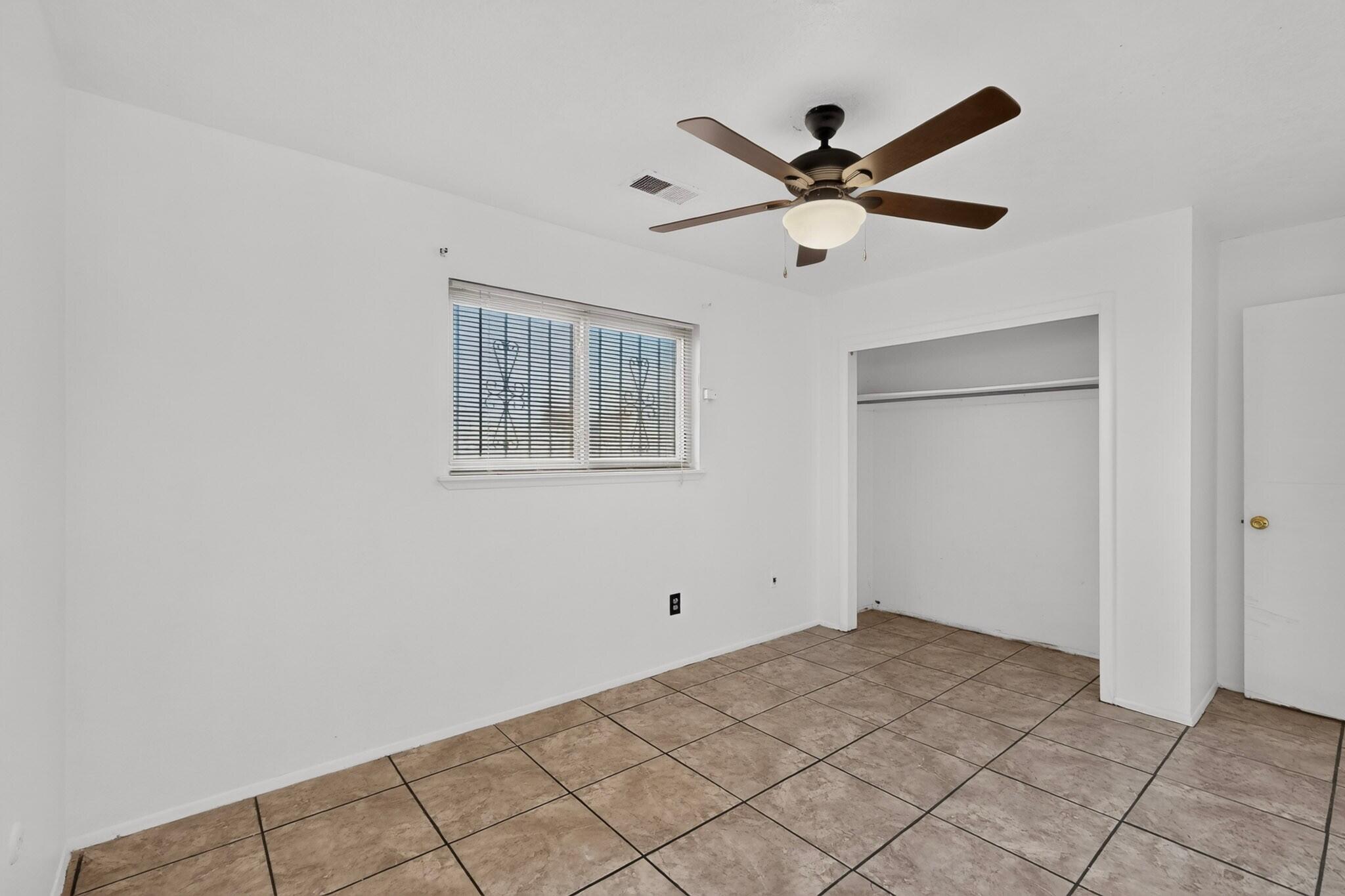 Photo 14 — 824 Dolores Drive NW