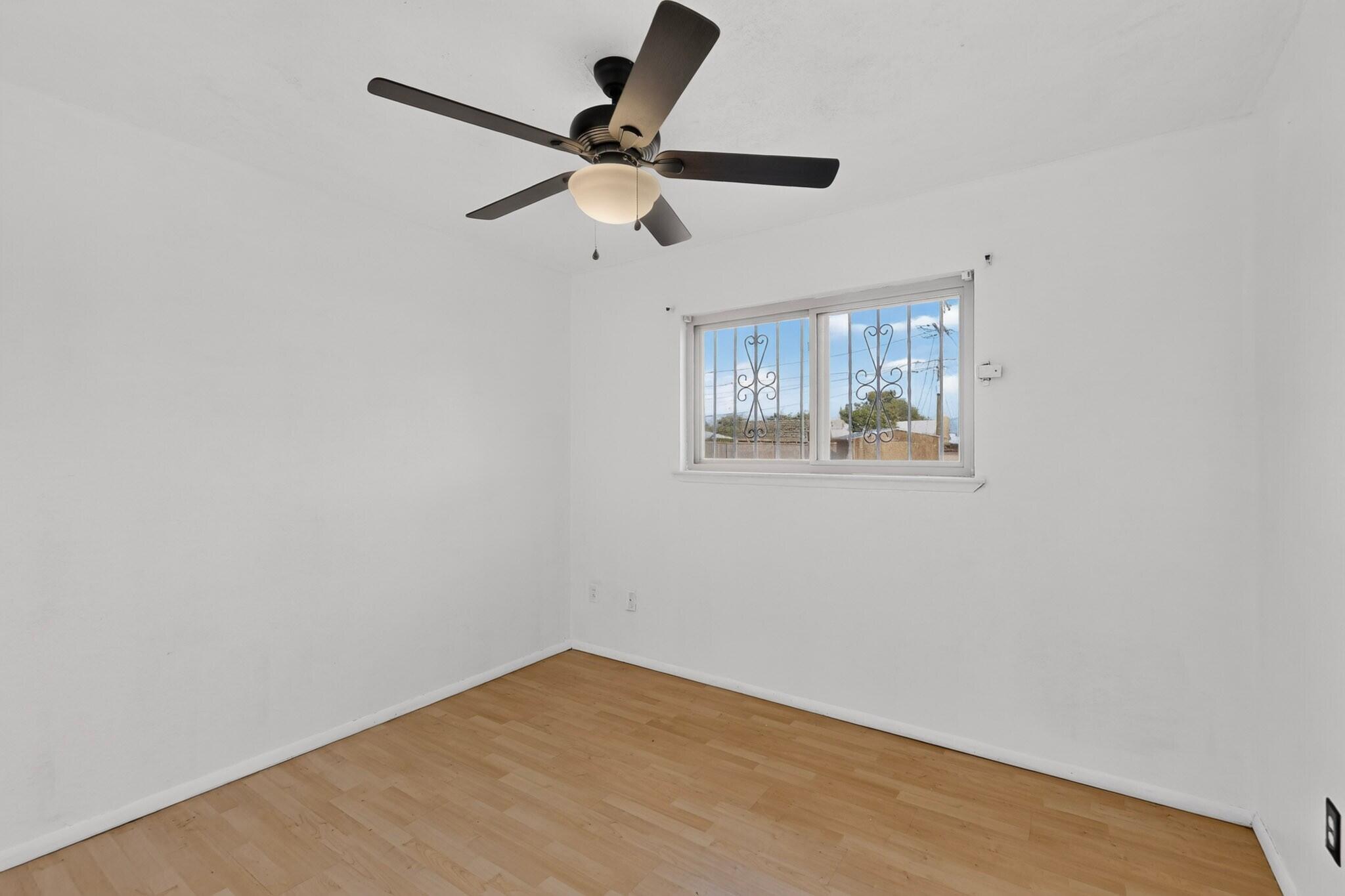 Photo 12 — 824 Dolores Drive NW