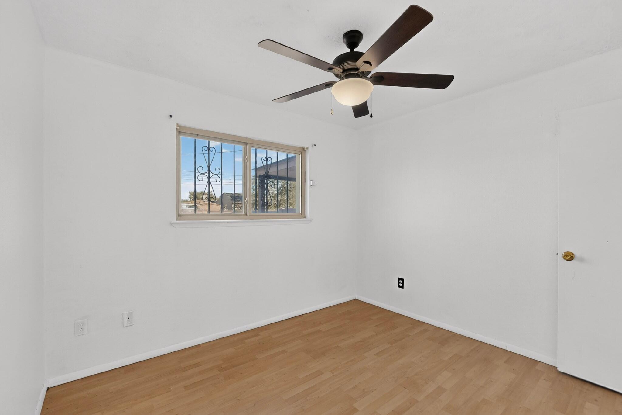 Photo 11 — 824 Dolores Drive NW