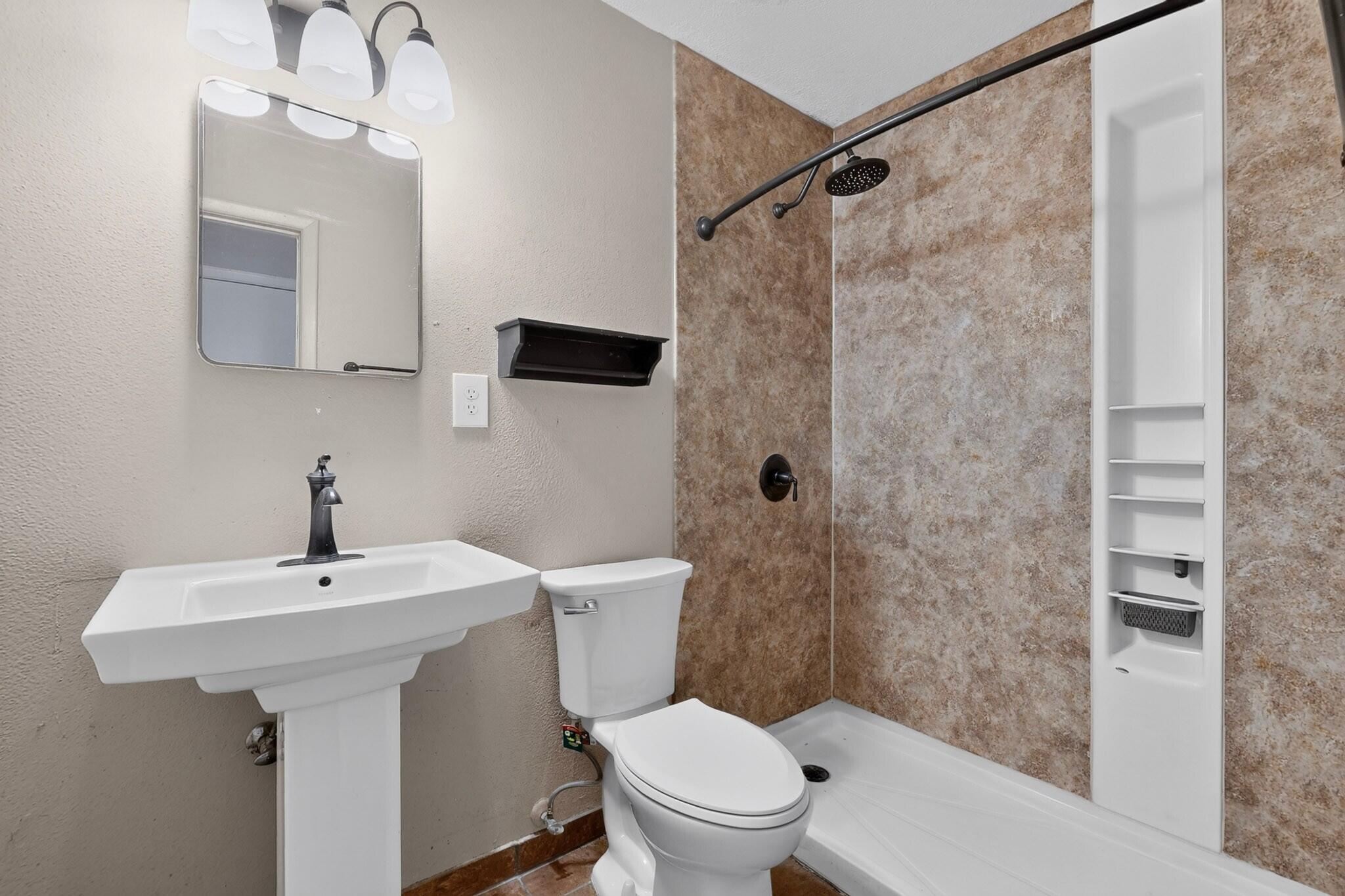 Photo 9 — 824 Dolores Drive NW