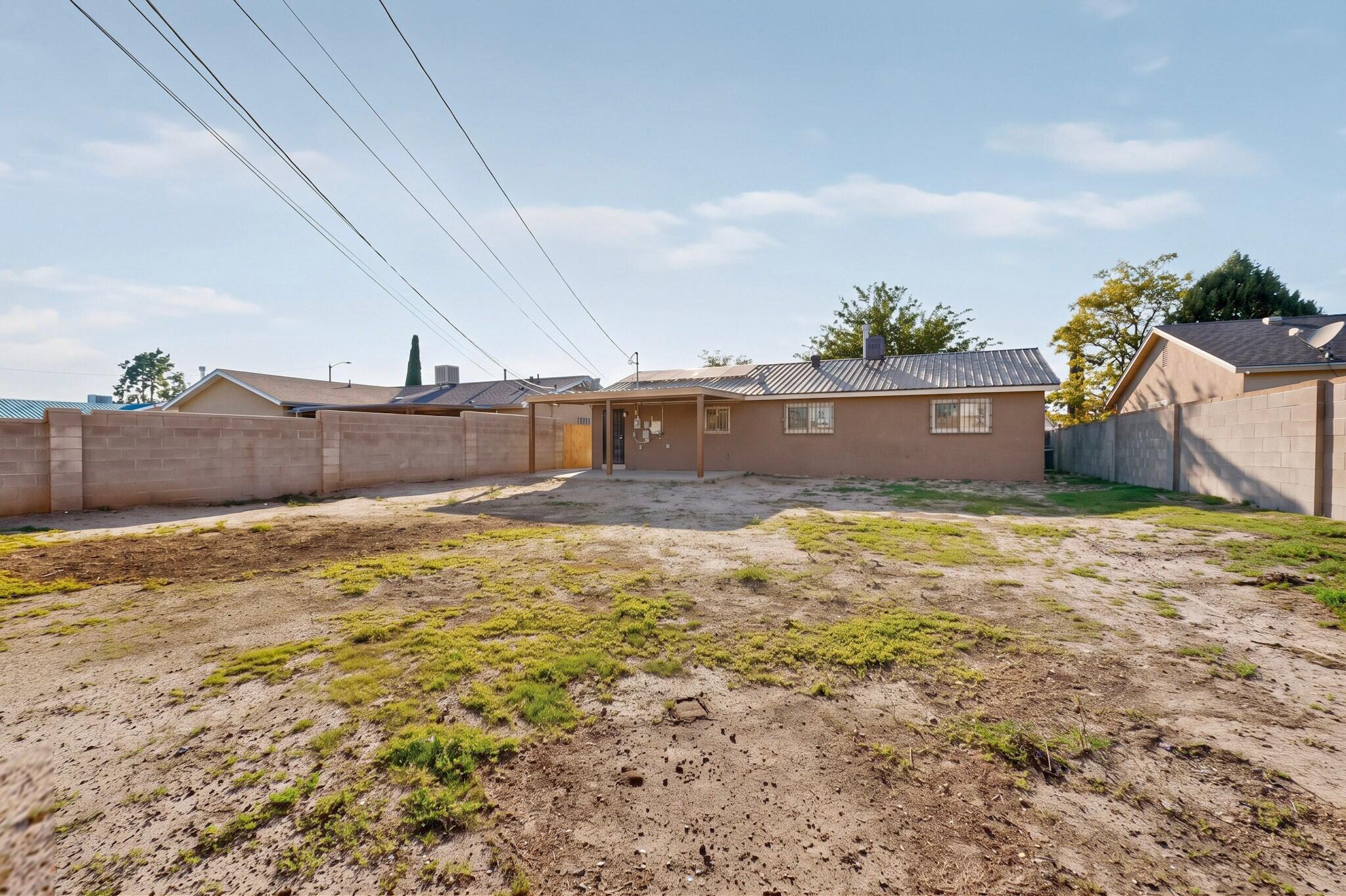 Photo 4 — 824 Dolores Drive NW