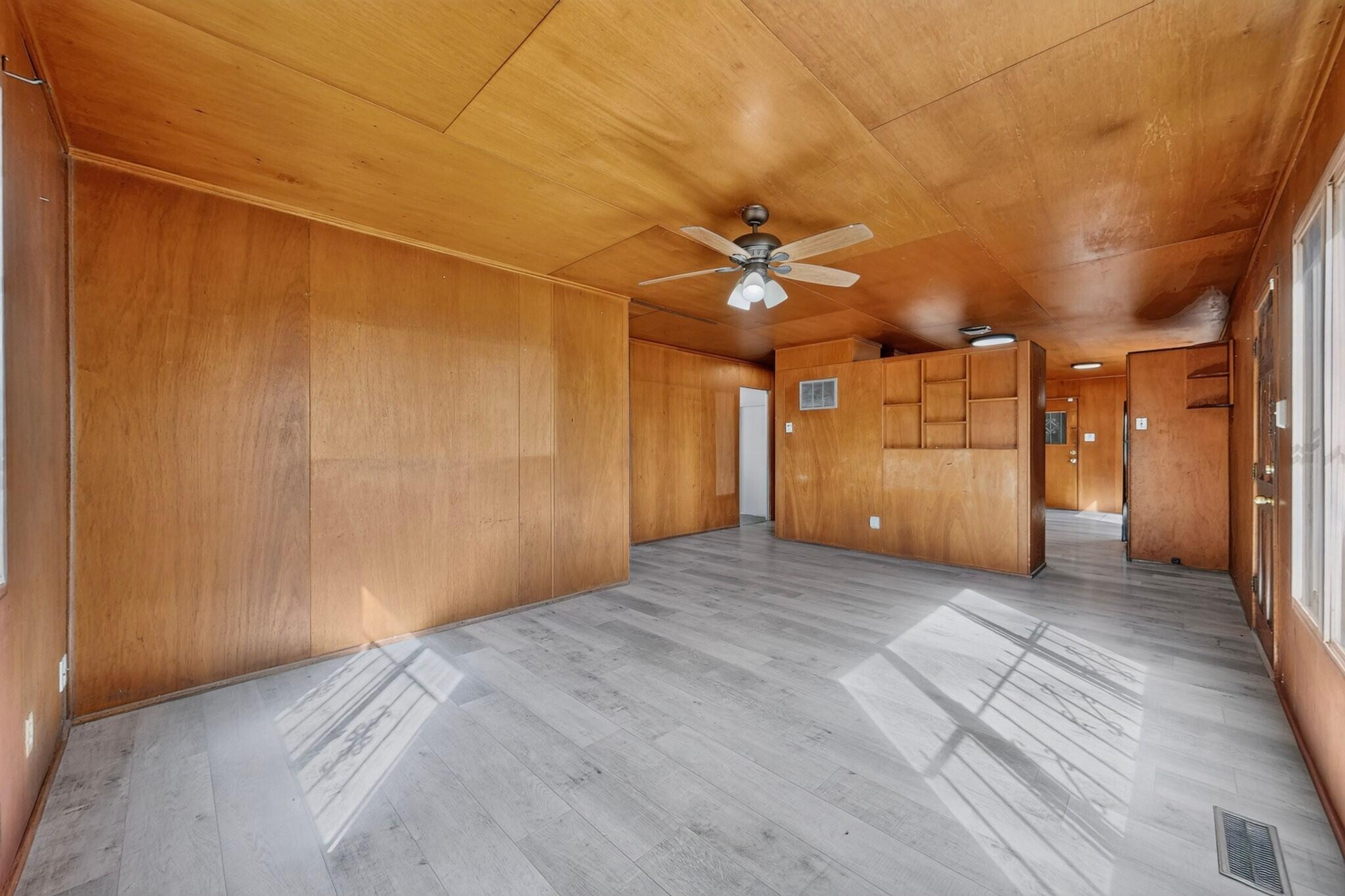 Photo 15 — 1301 Aztec Road NW
