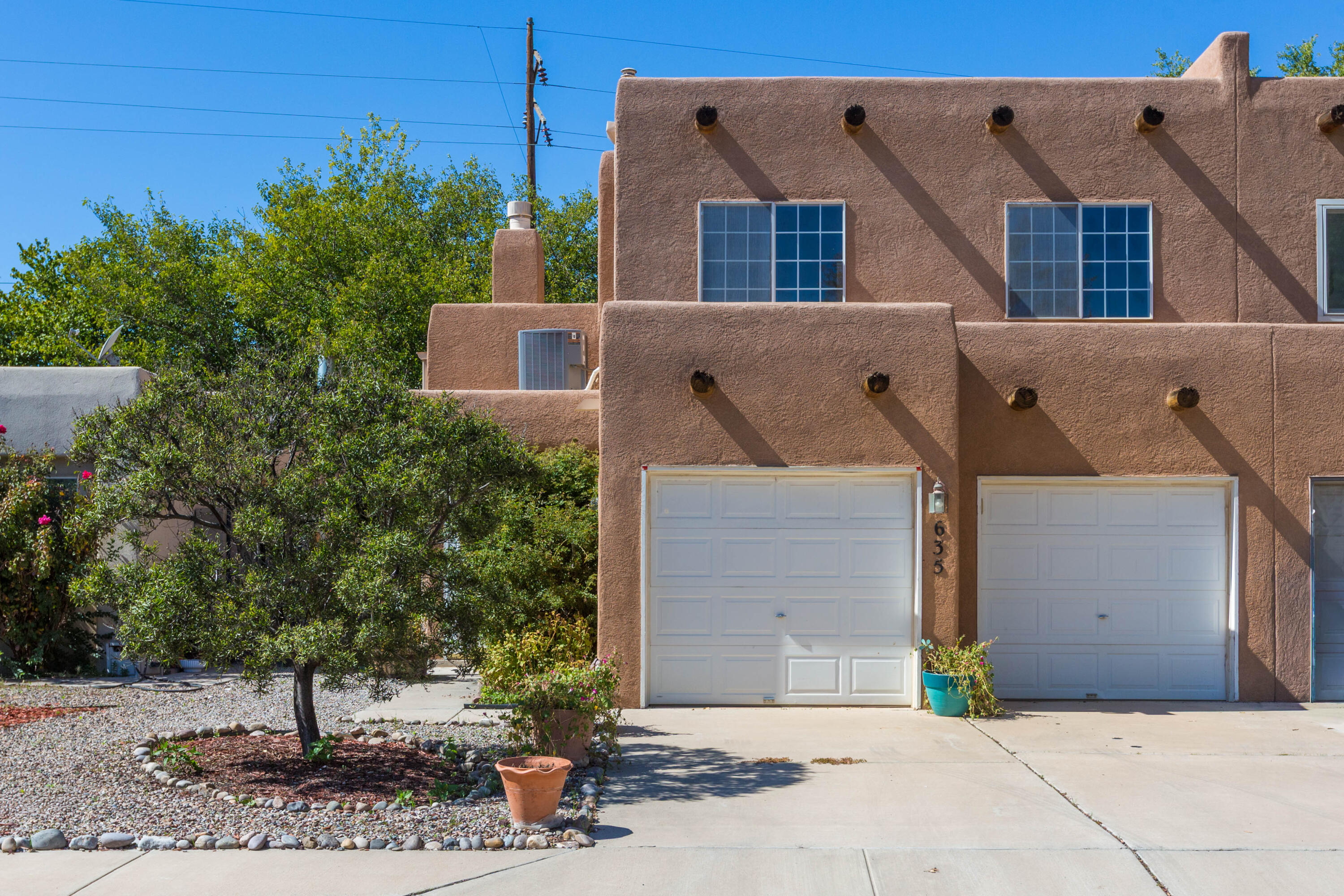 635 Reeves Place SW