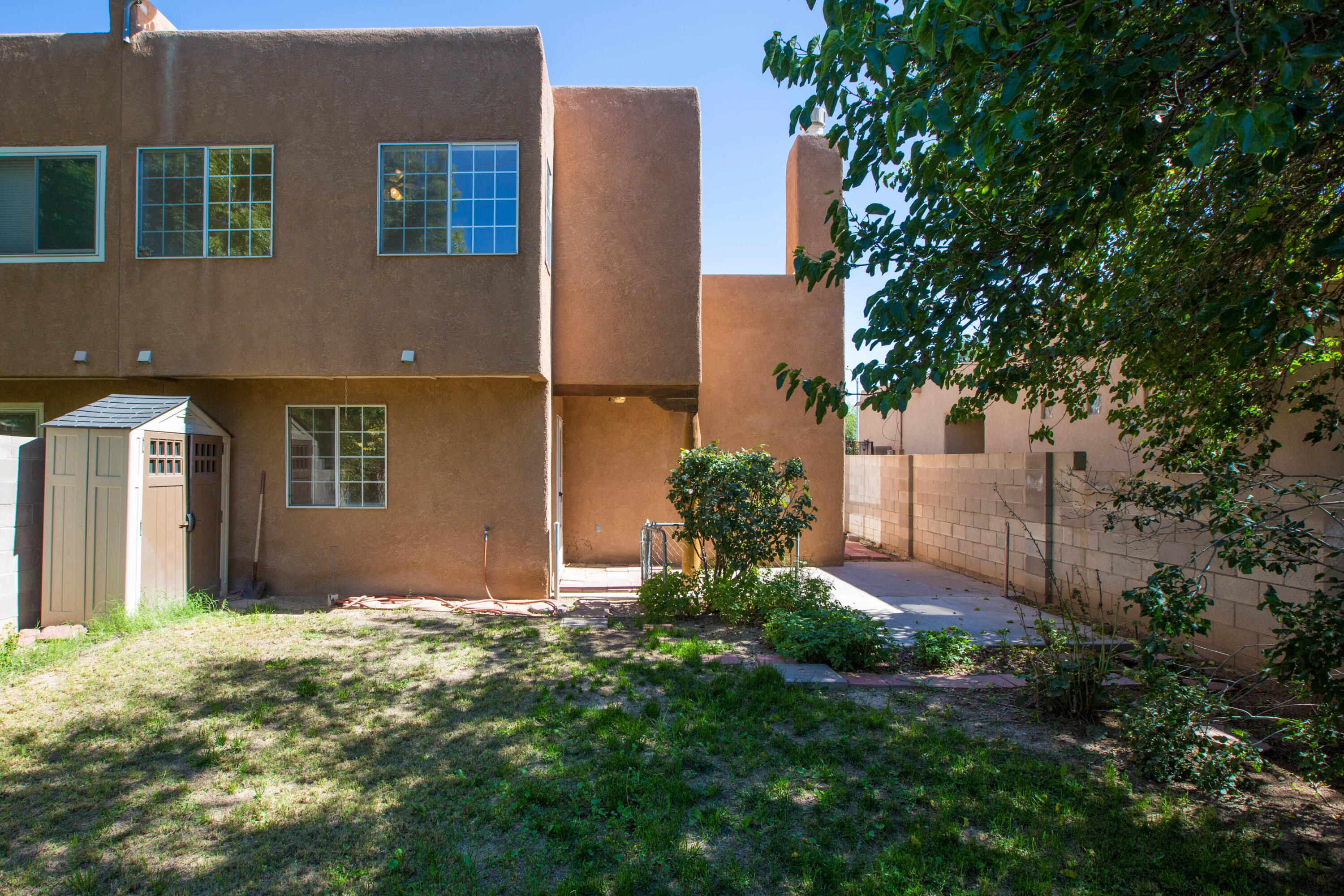 Photo 15 — 635 Reeves Place SW