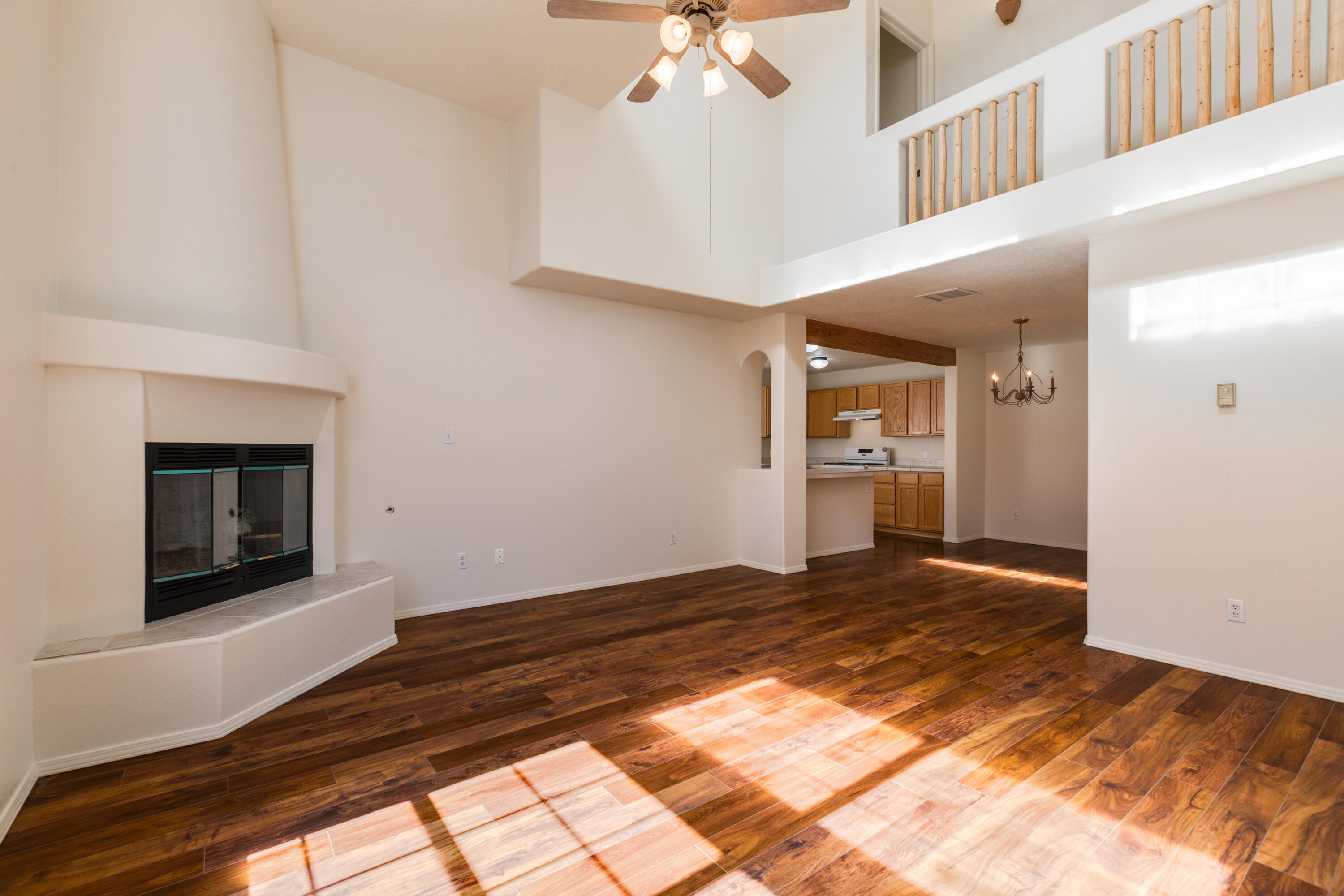 Photo 18 — 635 Reeves Place SW