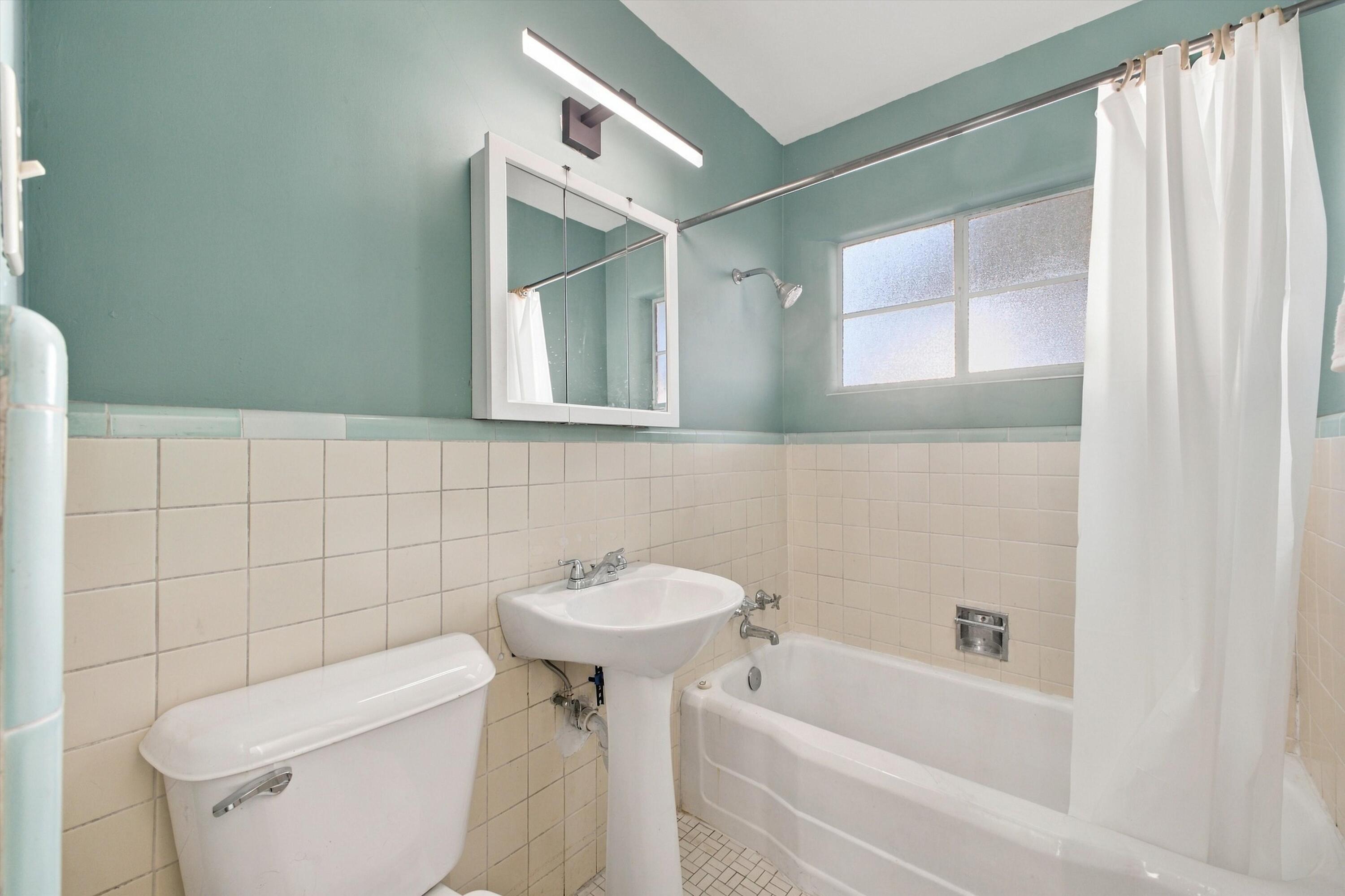 Photo 16 — 1311 Dartmouth Drive NE