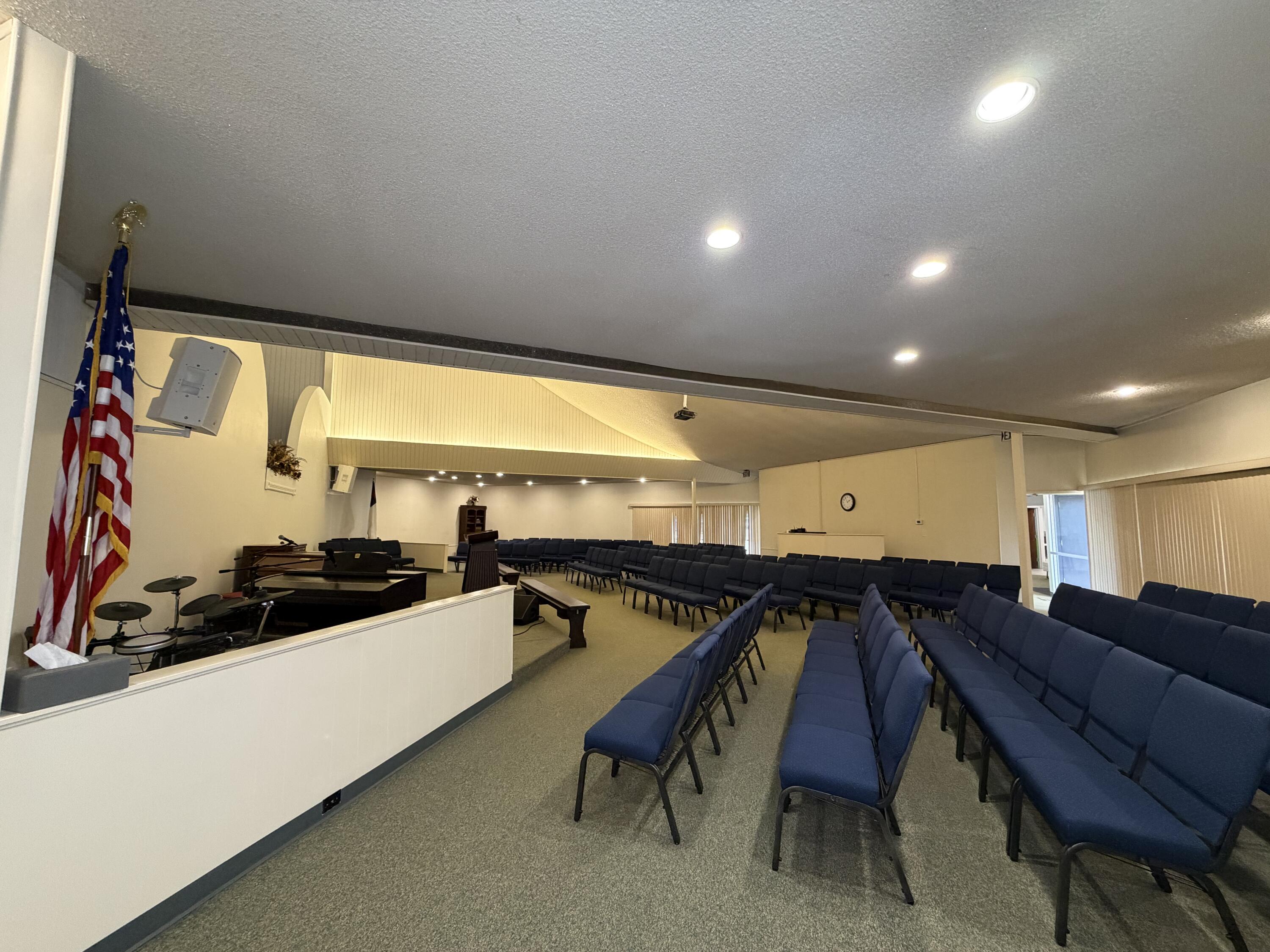 Photo 16 — 11435 Montgomery Boulevard NE
