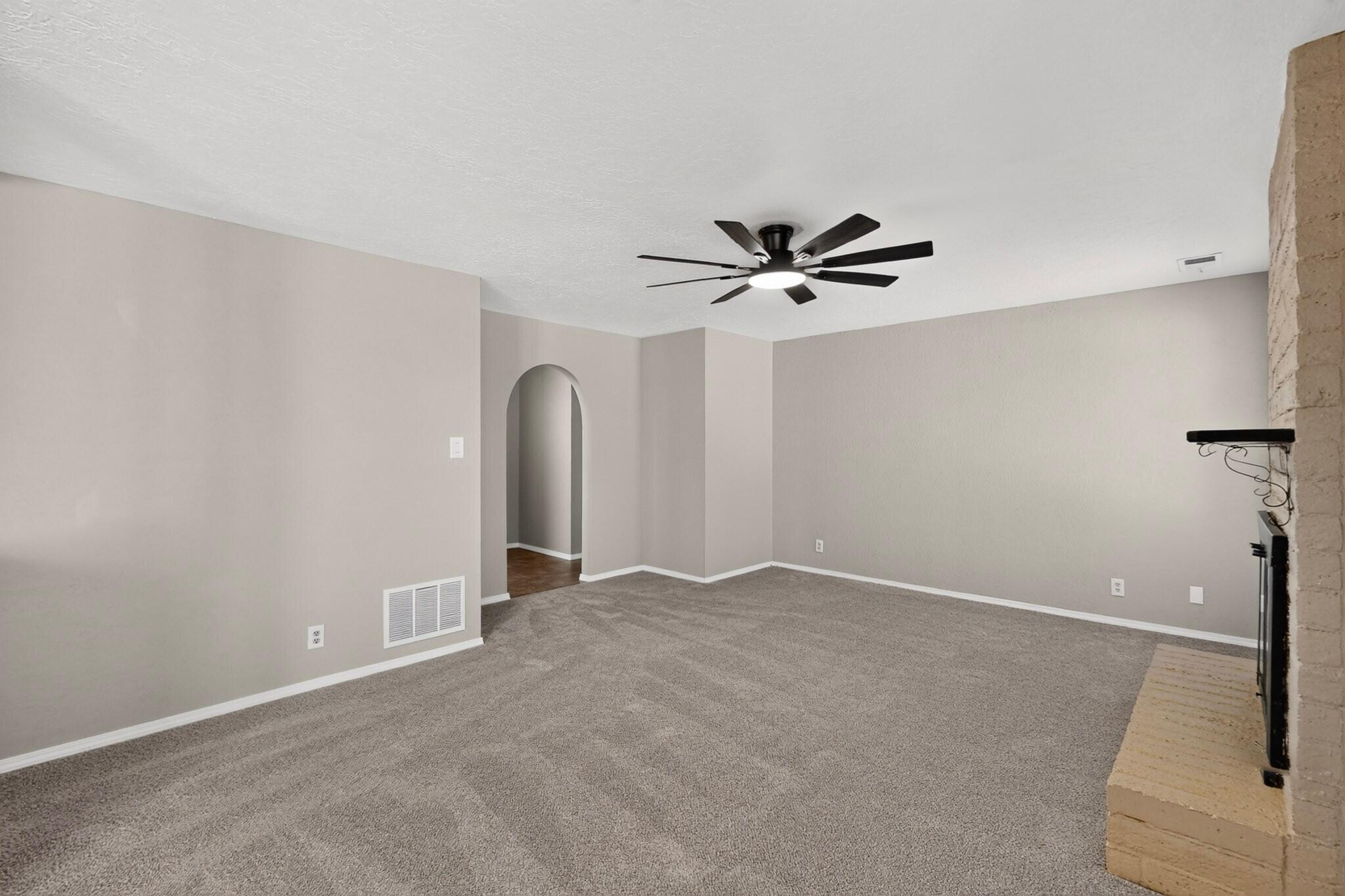 Photo 19 — 209 Villa Verde Drive SE