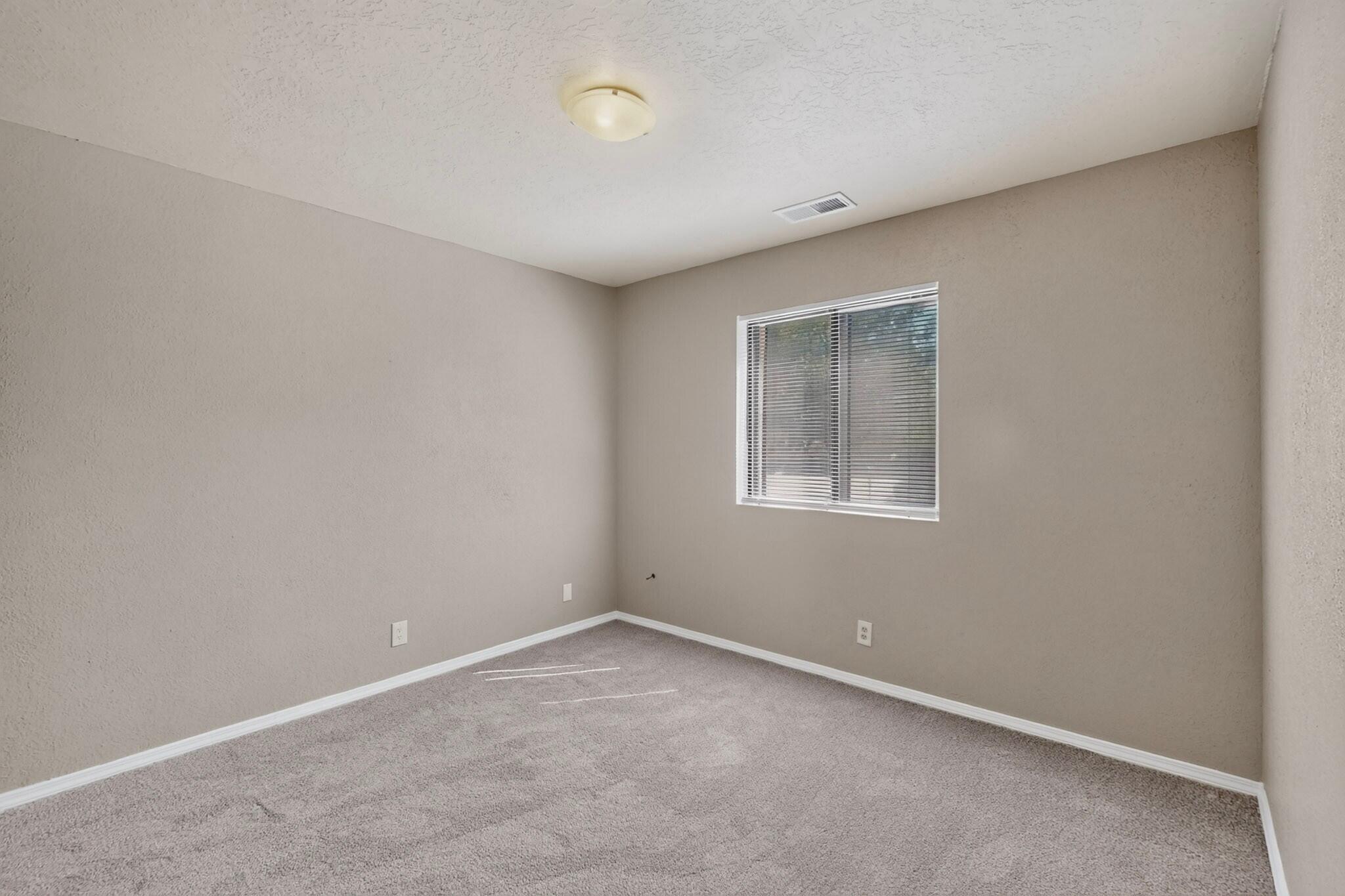 Photo 4 — 209 Villa Verde Drive SE