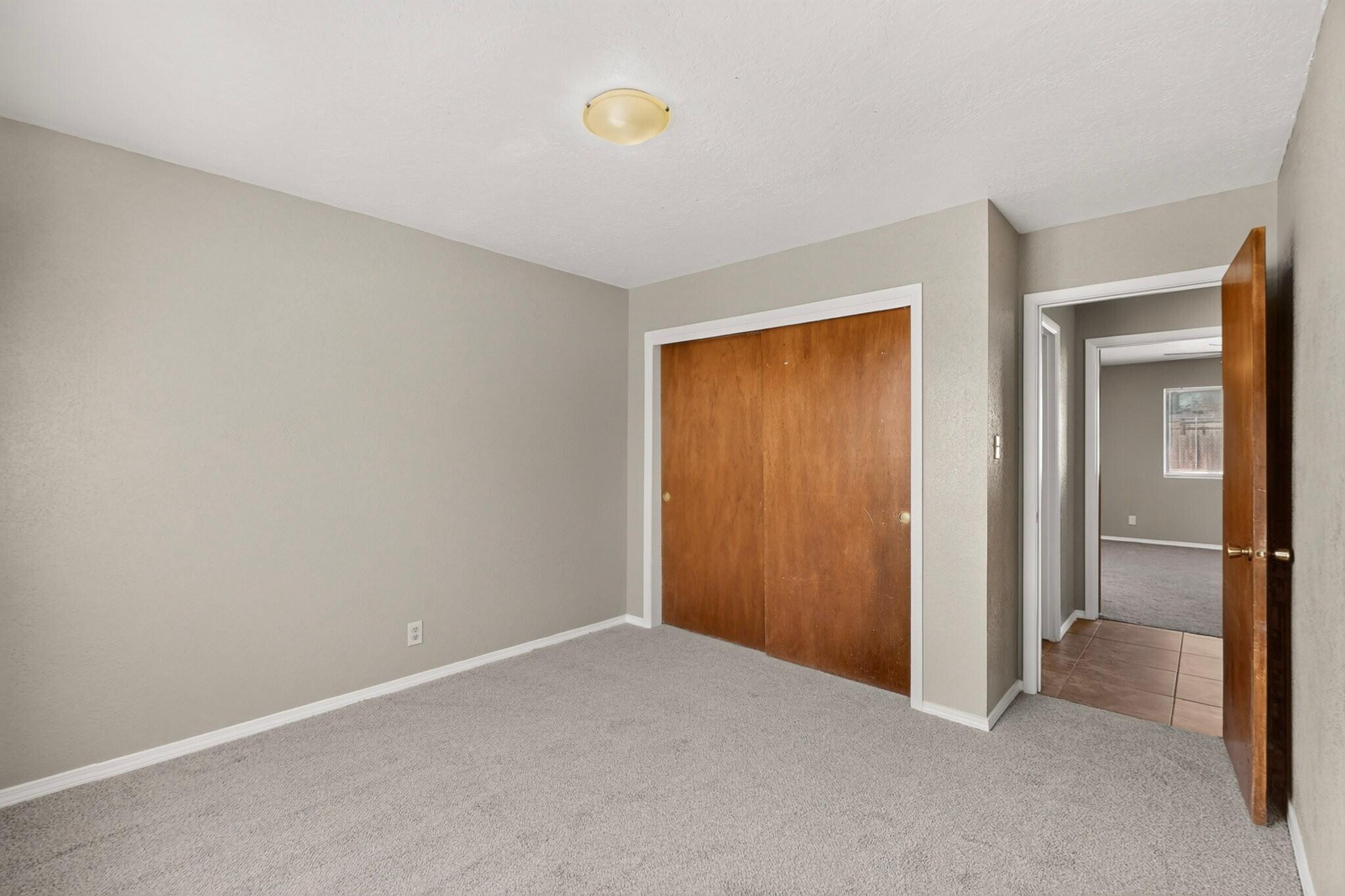 Photo 5 — 209 Villa Verde Drive SE