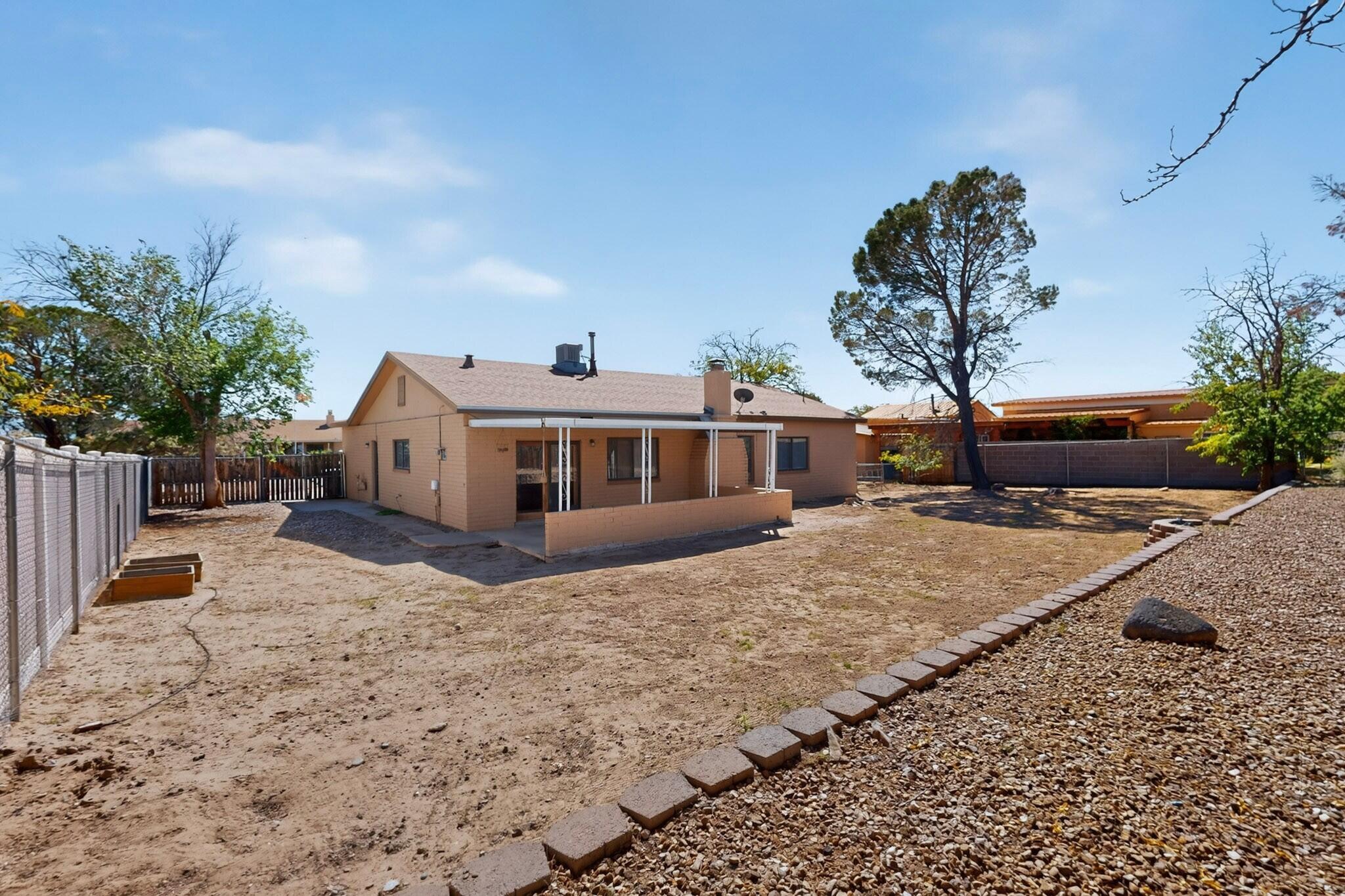 Photo 13 — 209 Villa Verde Drive SE