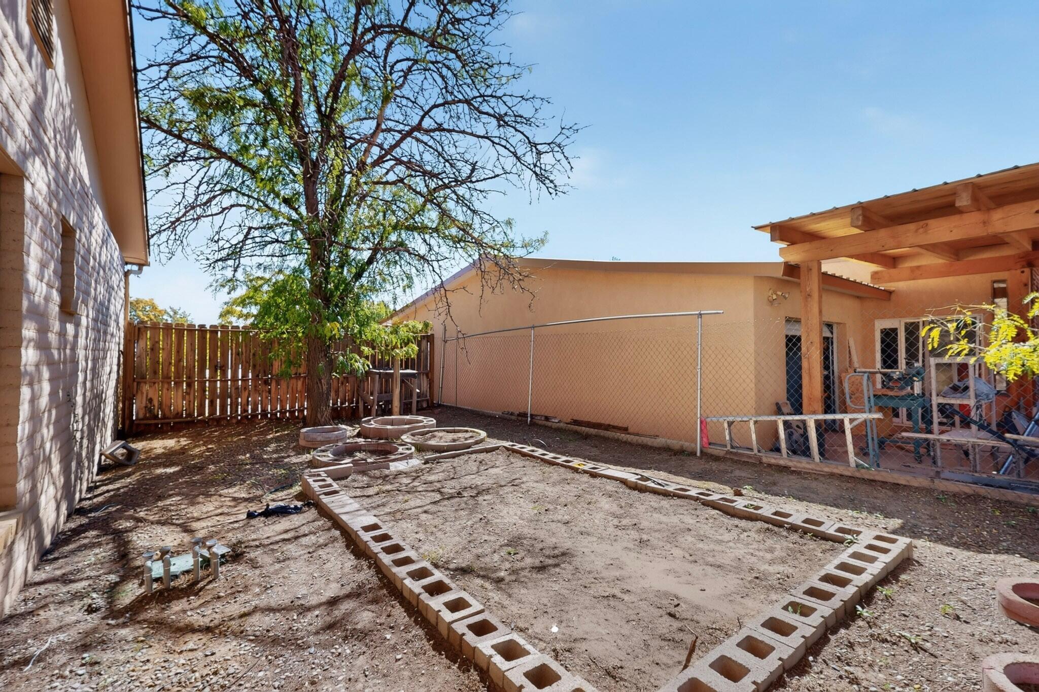 Photo 15 — 209 Villa Verde Drive SE