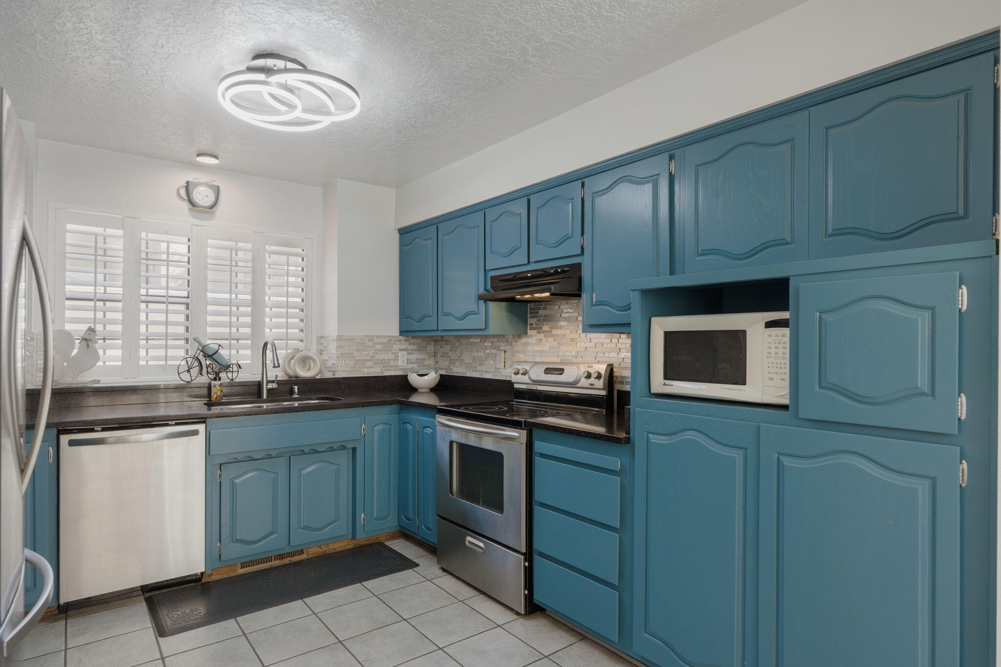 Photo 7 — 9404 Peralta Road NE