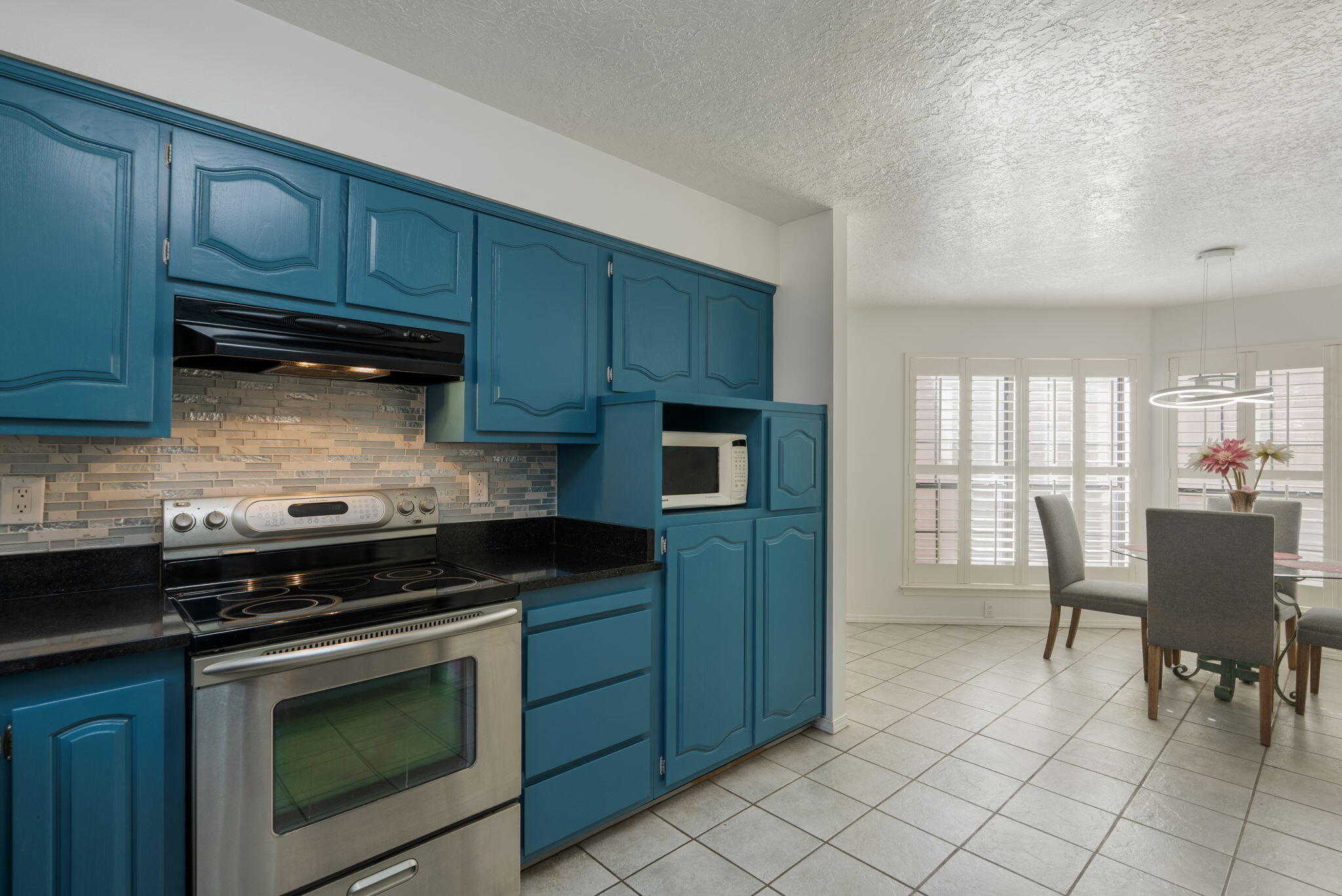 Photo 9 — 9404 Peralta Road NE