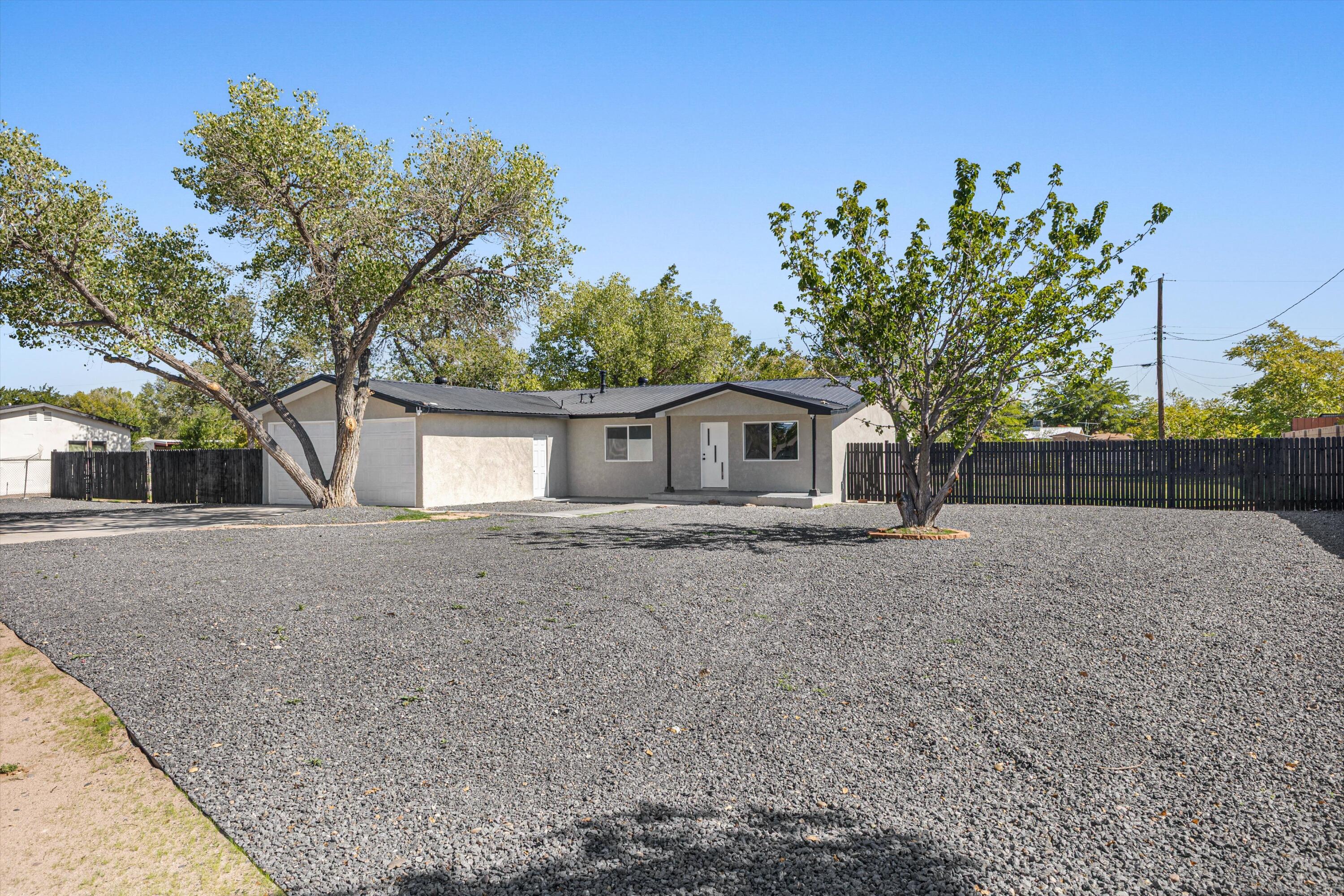 5732 Wood Road SW, Albuquerque, NM 87105
