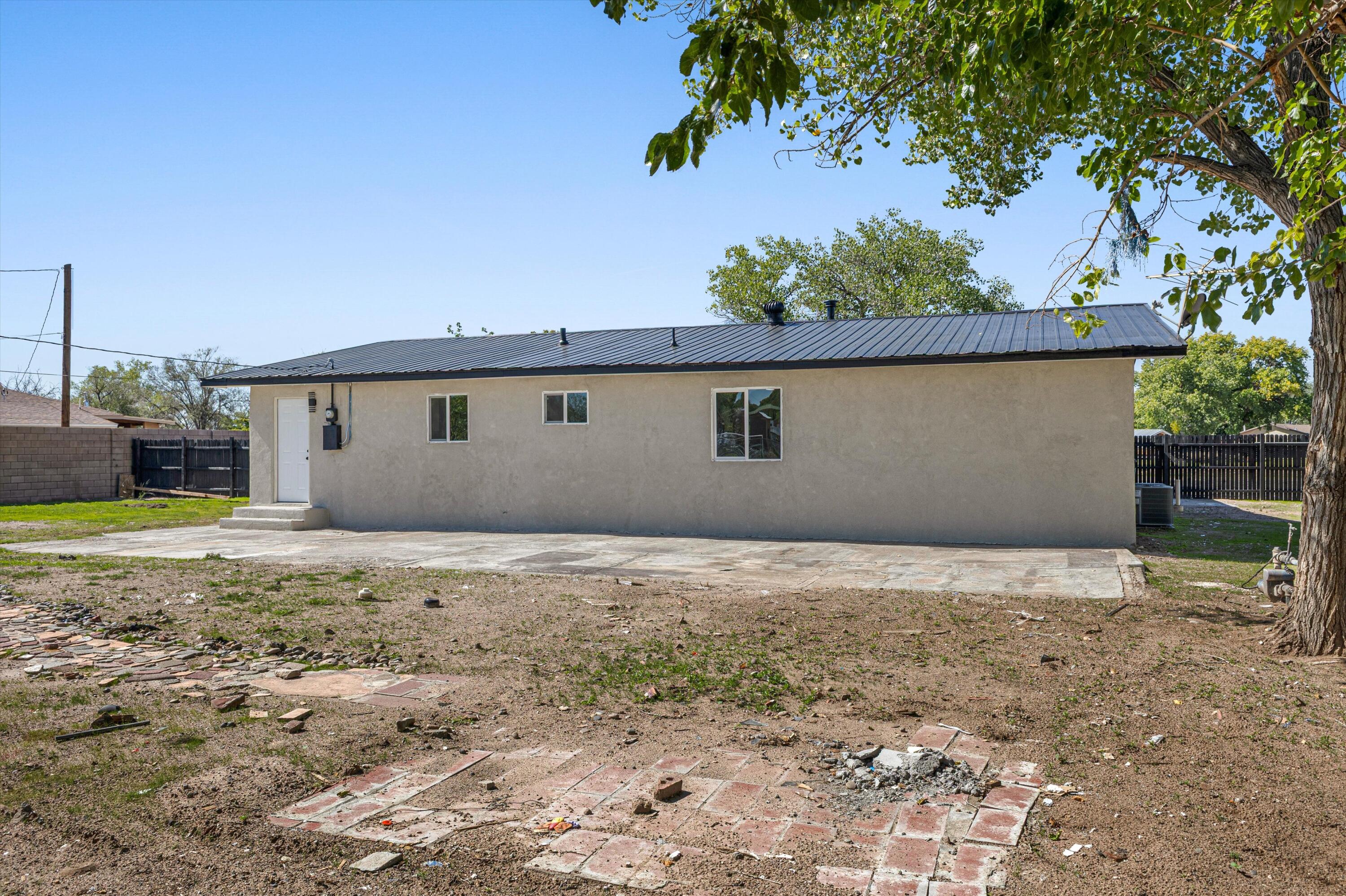 Photo 4 — 5732 Wood Road SW