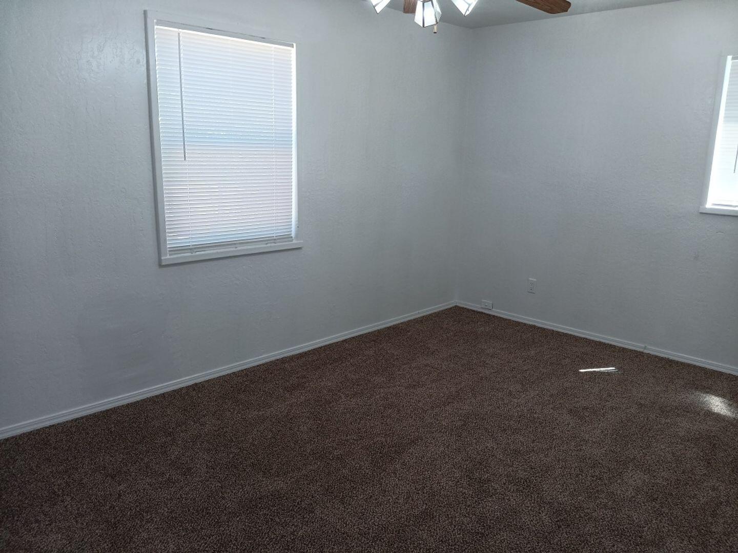 Photo 3 — 1015 June Street NE