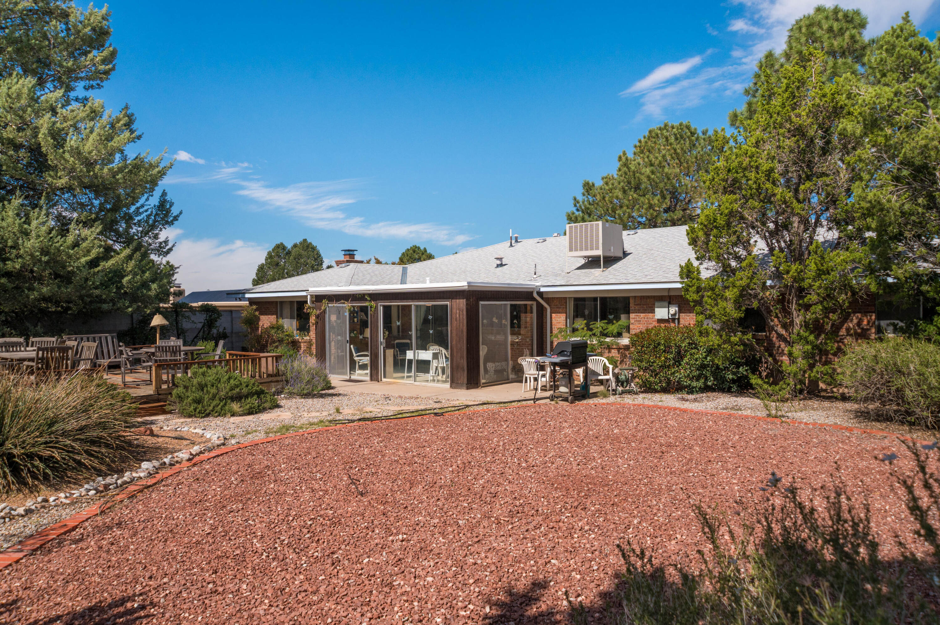 Photo 7 — 8508 Osuna Road NE