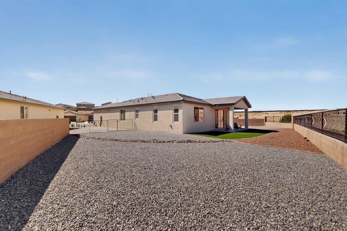 Photo 18 — 1354 Vallecito Court NW