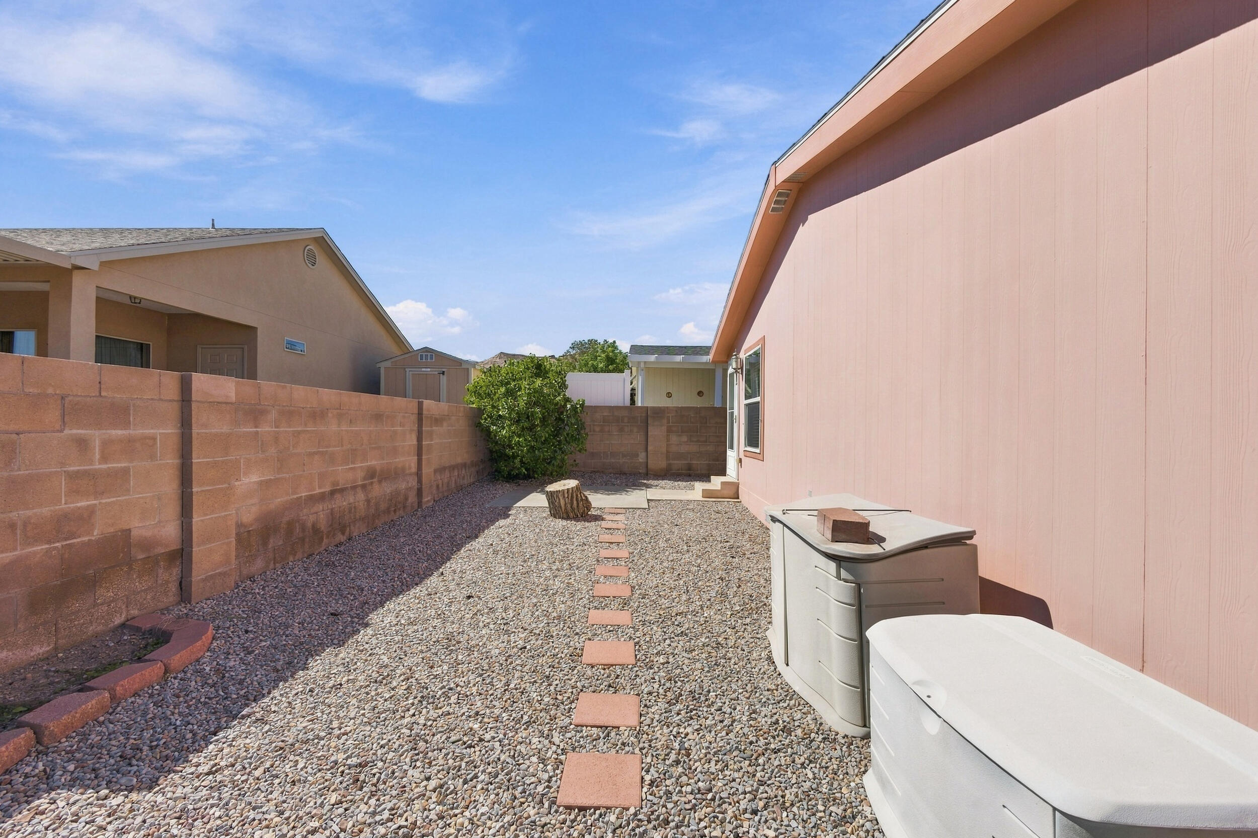 Photo 11 — 231 Sunrise Bluffs Drive