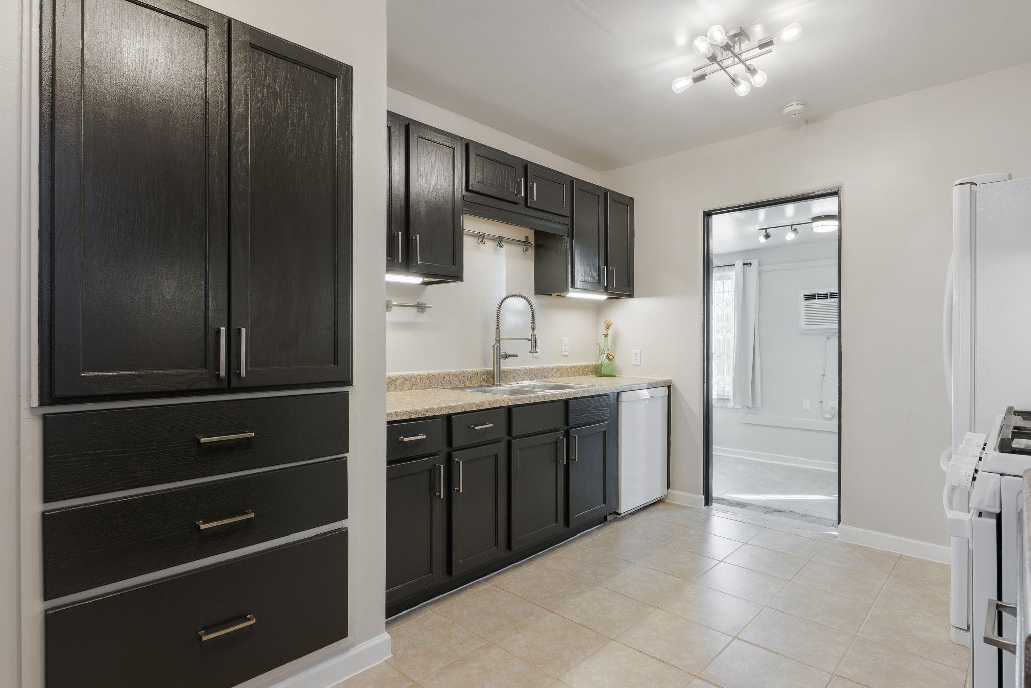 Photo 14 — 2824 Quincy Street NE