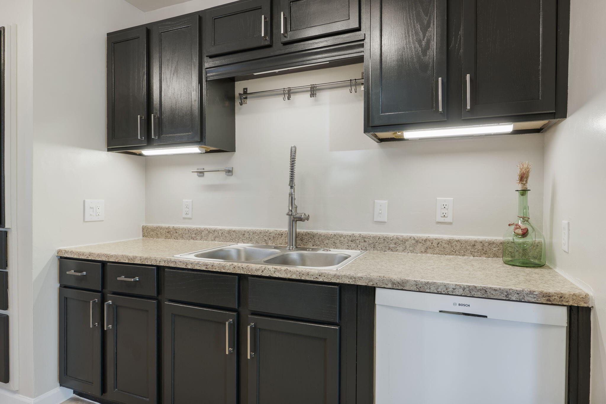 Photo 15 — 2824 Quincy Street NE
