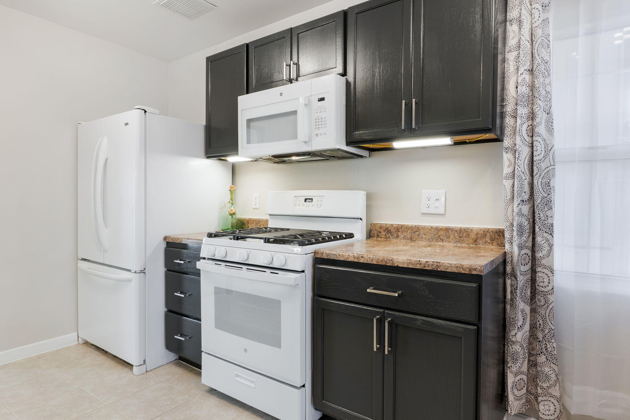 Photo 17 — 2824 Quincy Street NE