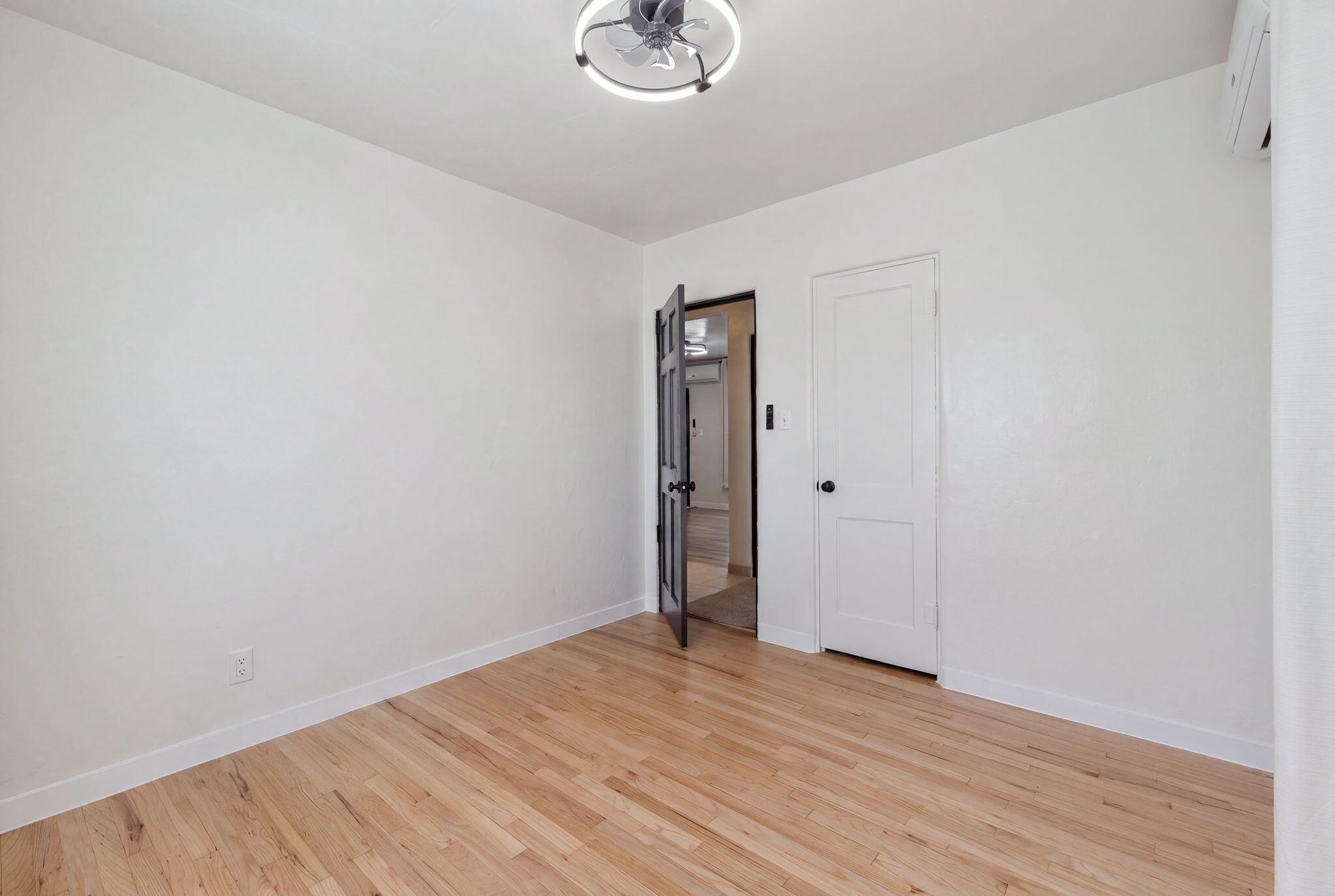 Photo 19 — 2824 Quincy Street NE