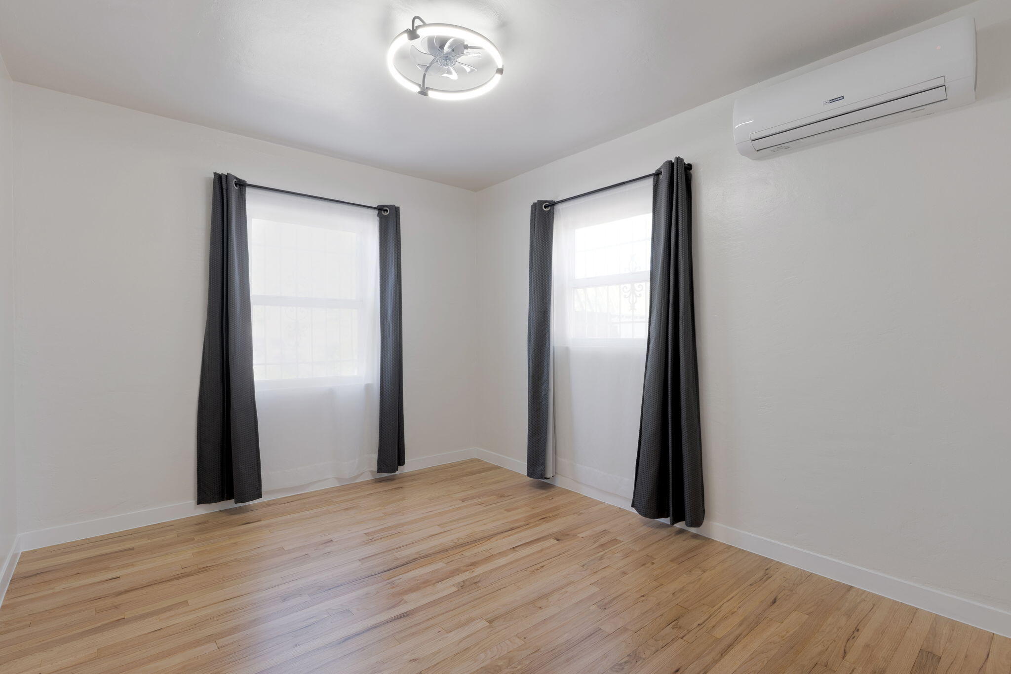 Photo 20 — 2824 Quincy Street NE