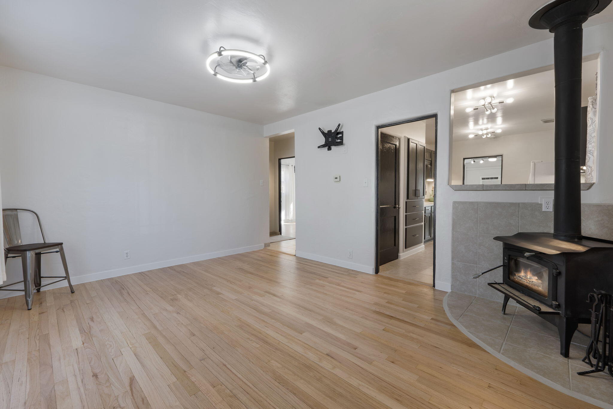 Photo 7 — 2824 Quincy Street NE