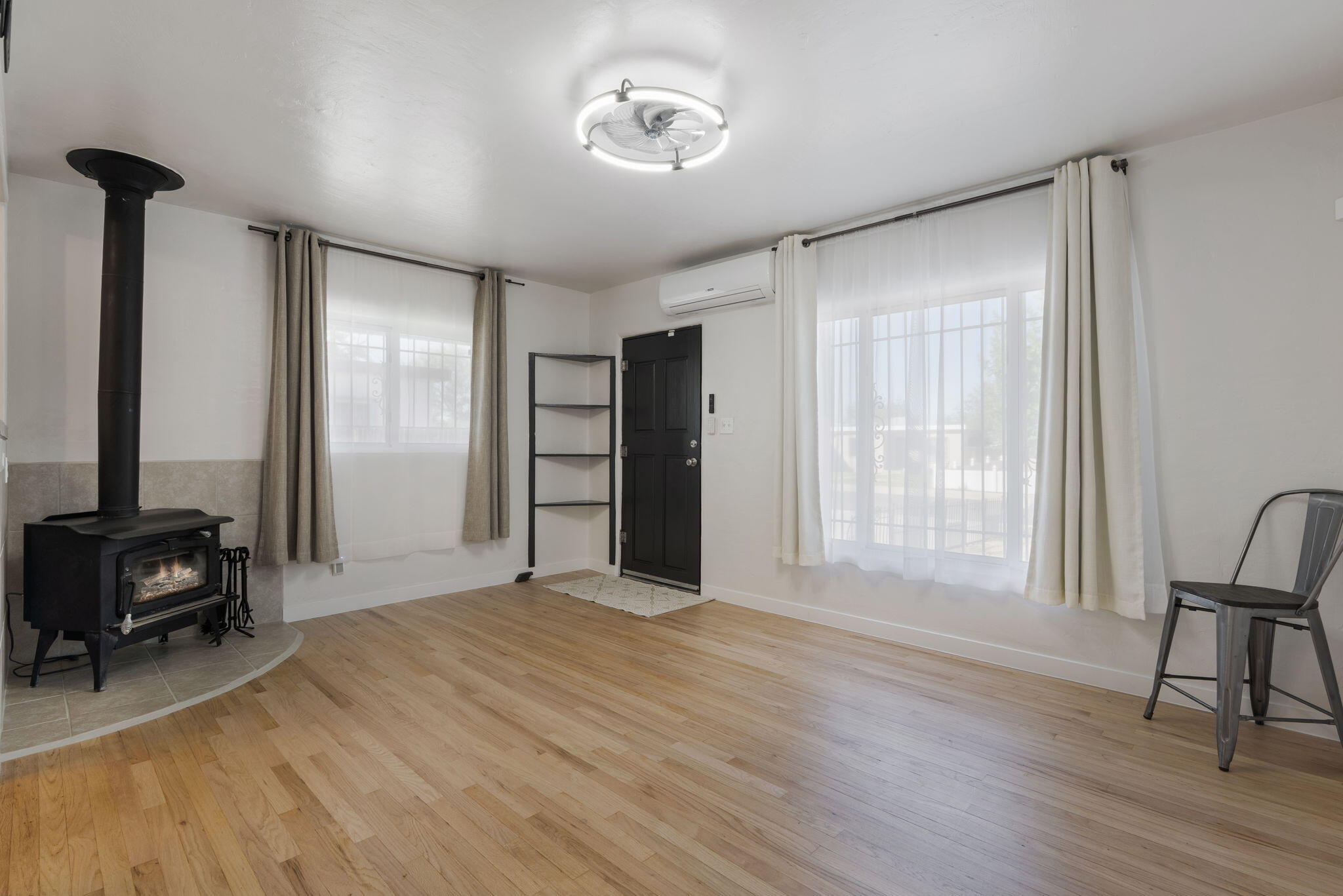 Photo 9 — 2824 Quincy Street NE